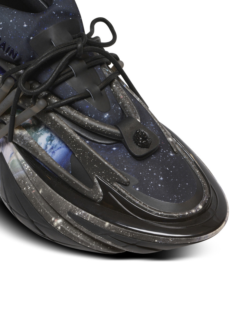 Unicorn Low trainers with Earth and Stars print 7