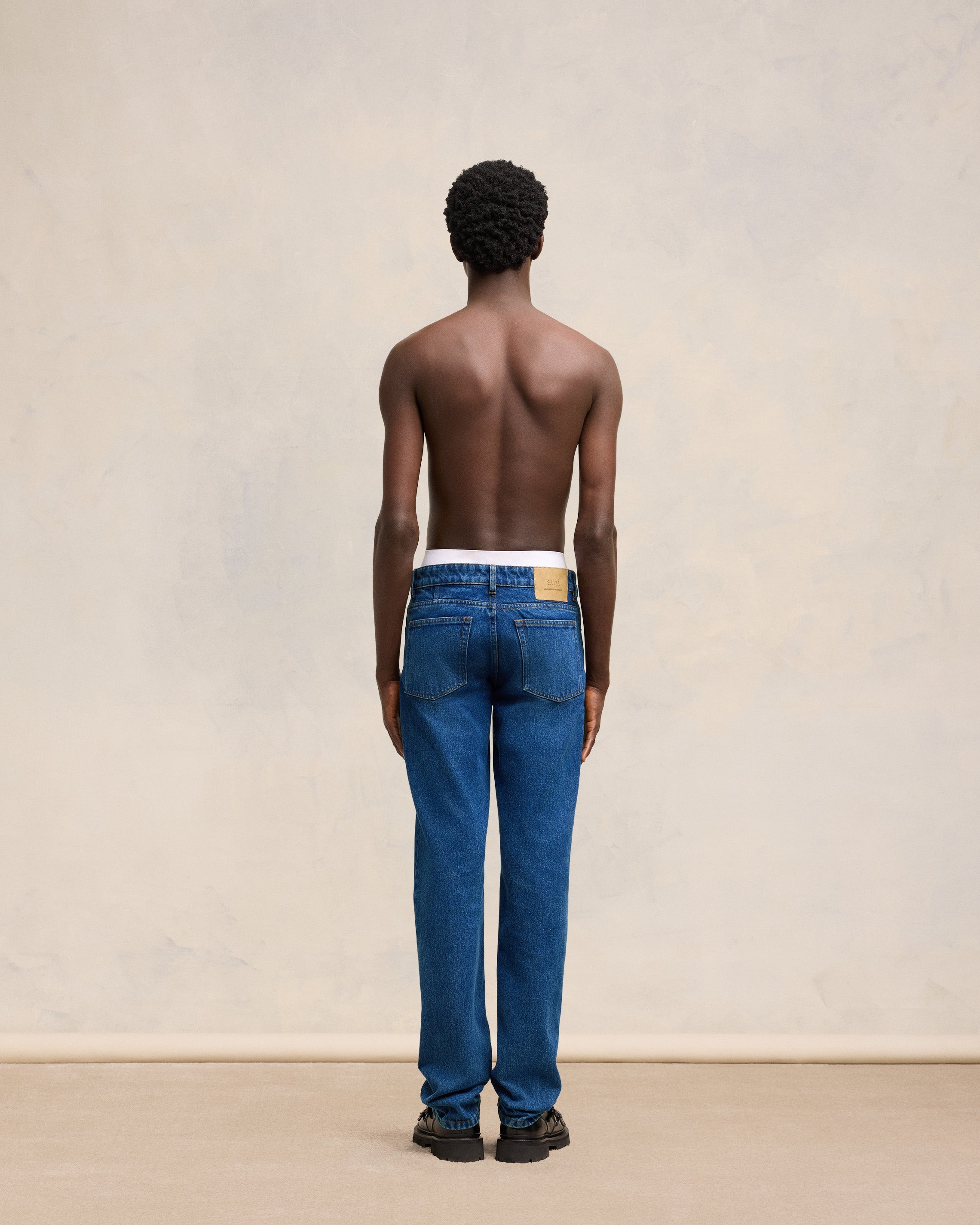 CLASSIC FIT JEANS - 4
