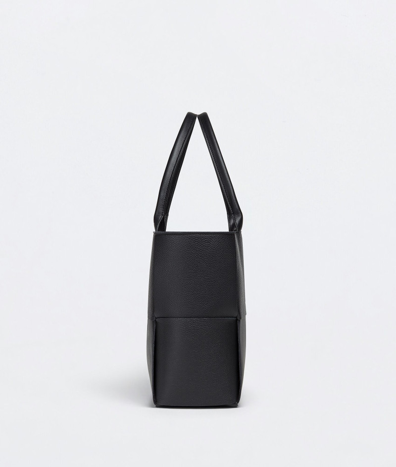 Bottega Veneta arco tote outlook