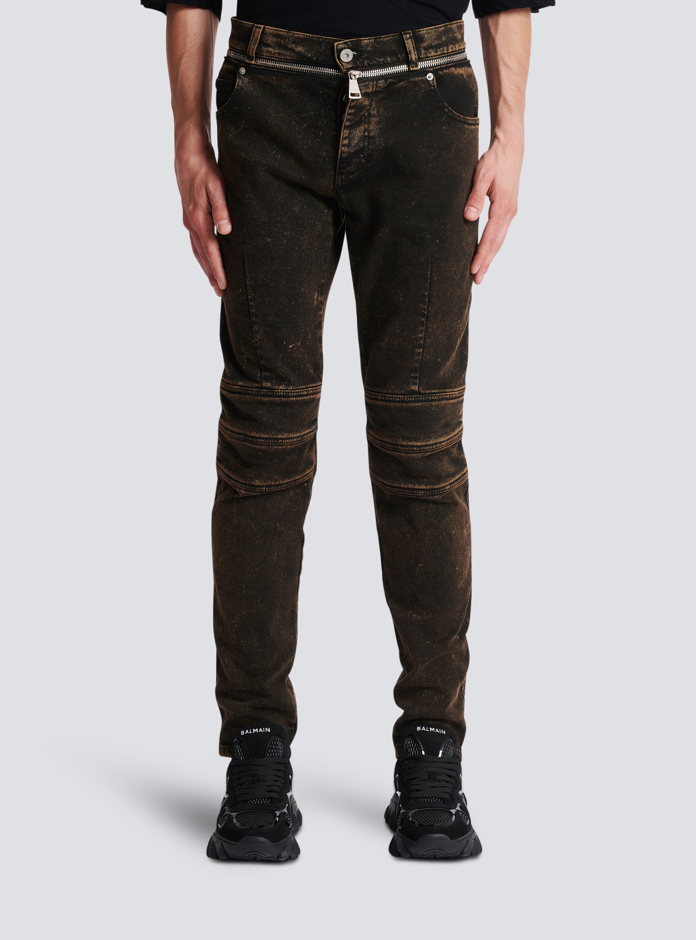 Slim-fit jeans with zipped belt - 5