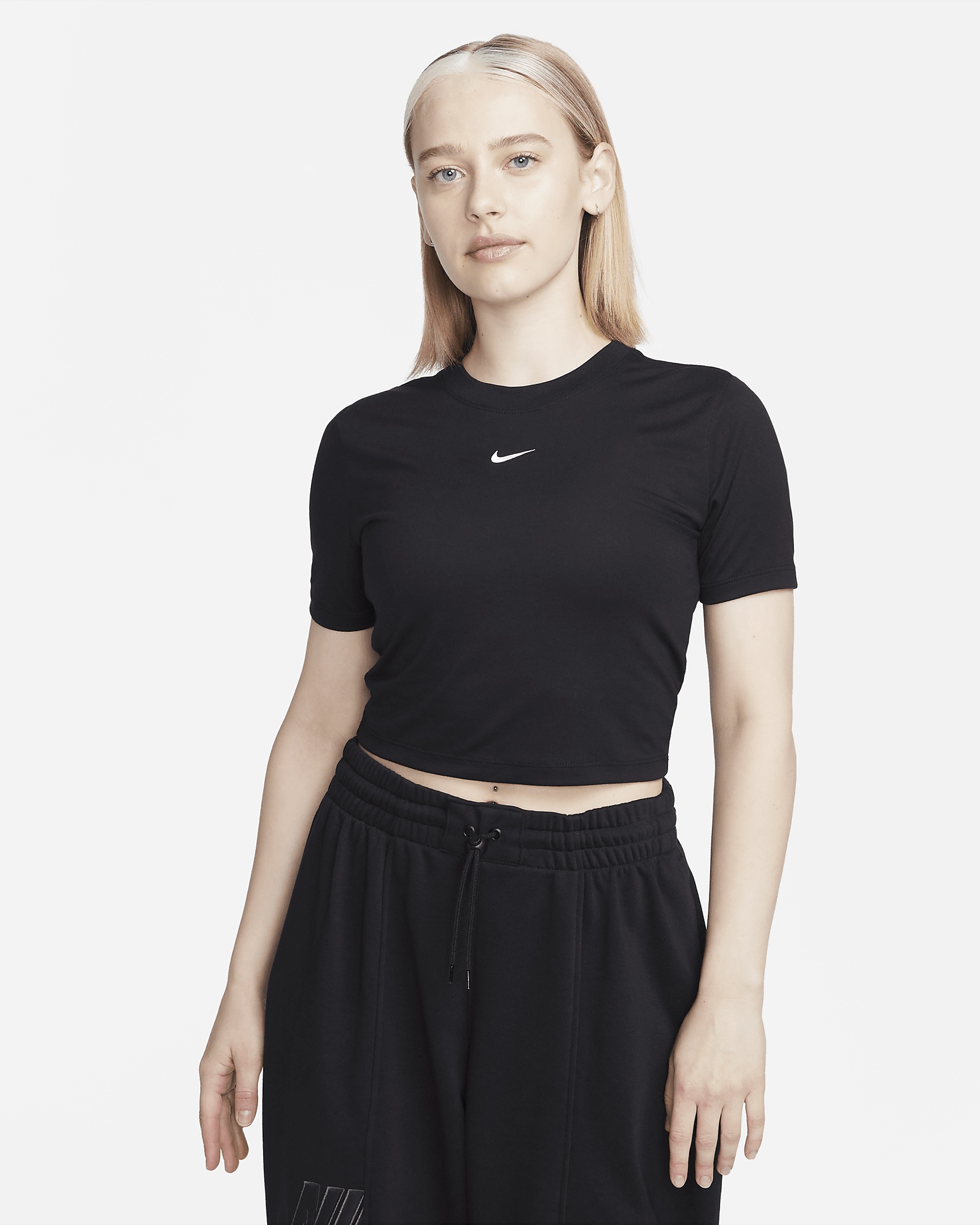 Nike Sportswear Essential Women's Slim Cropped T-Shirt - 1