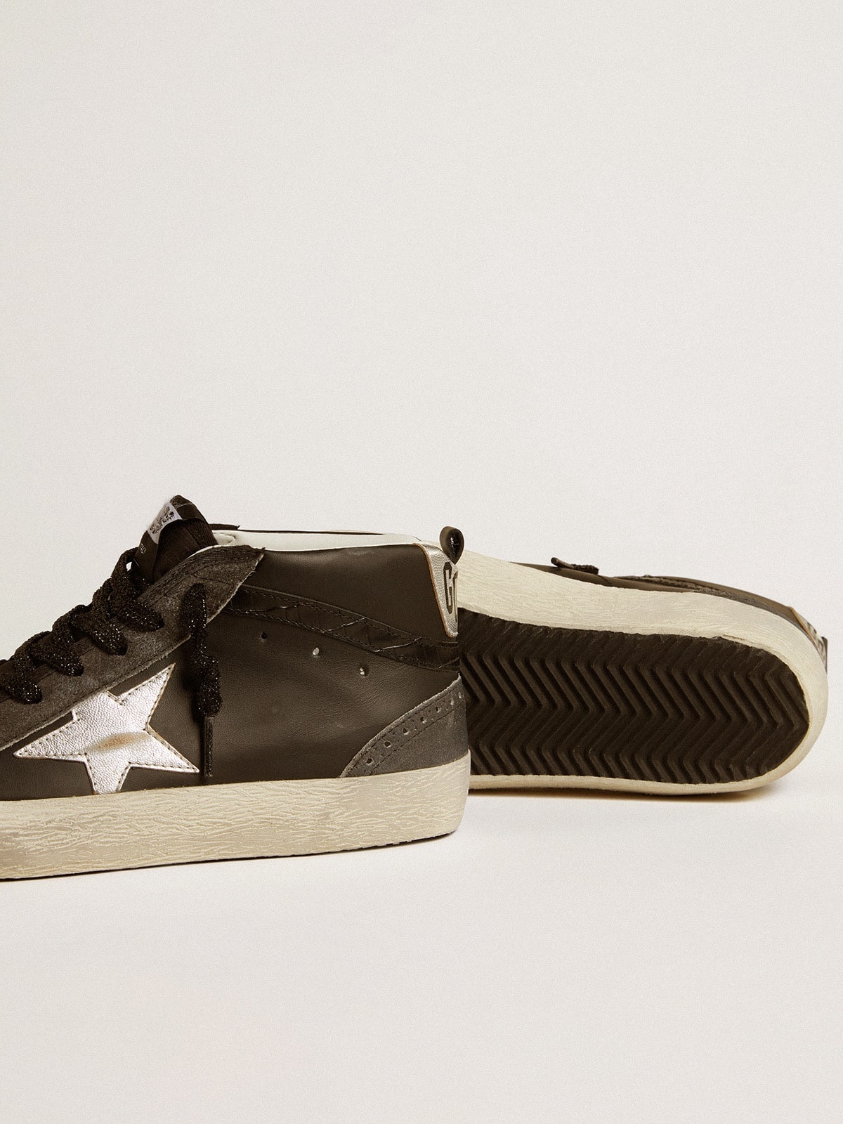 Women’s Mid Star in black leather with silver metallic leather star - 3