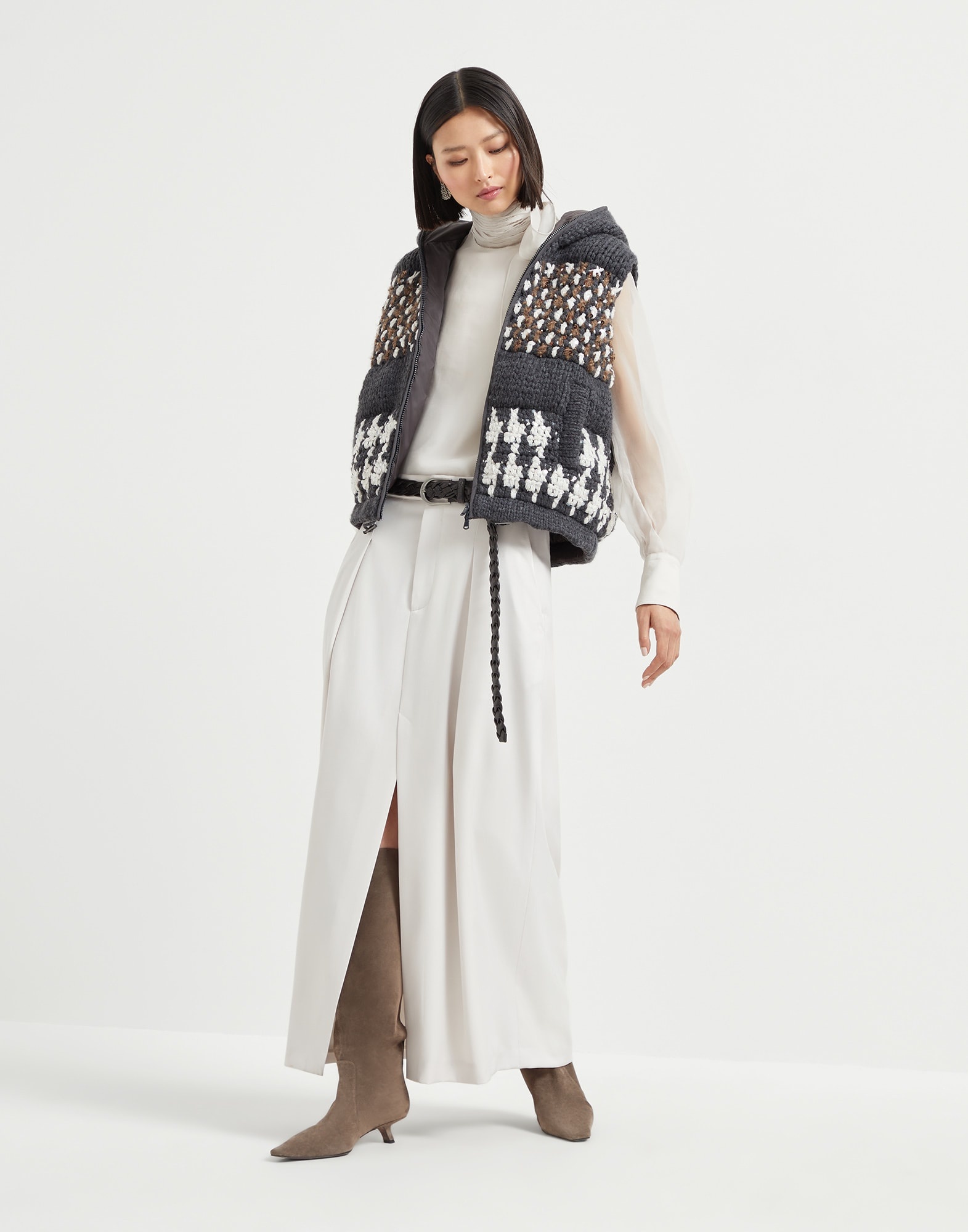 Curved sartorial skirt in virgin wool and mohair twill with monili - 5