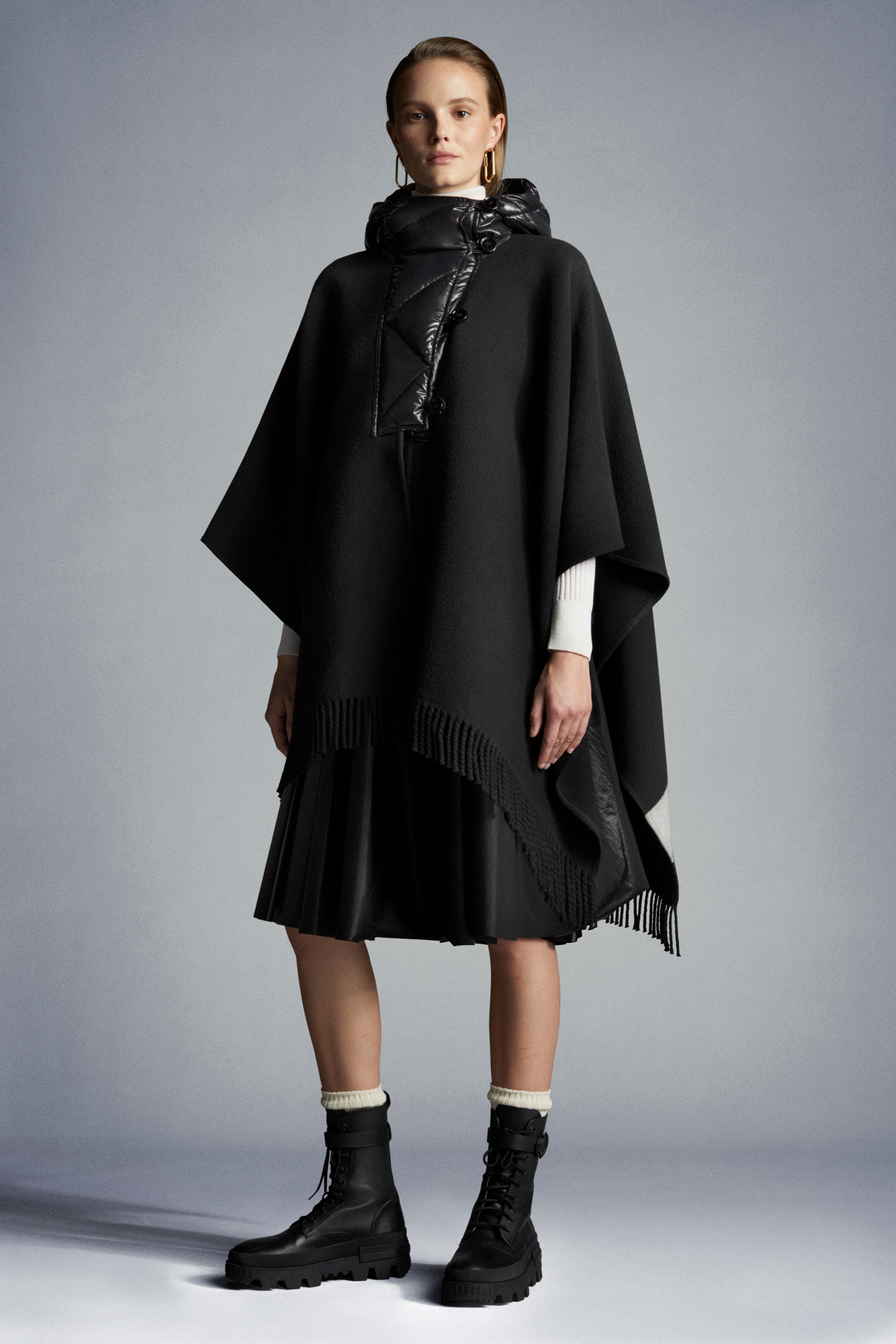 Cape With Jacquard Logo - 2