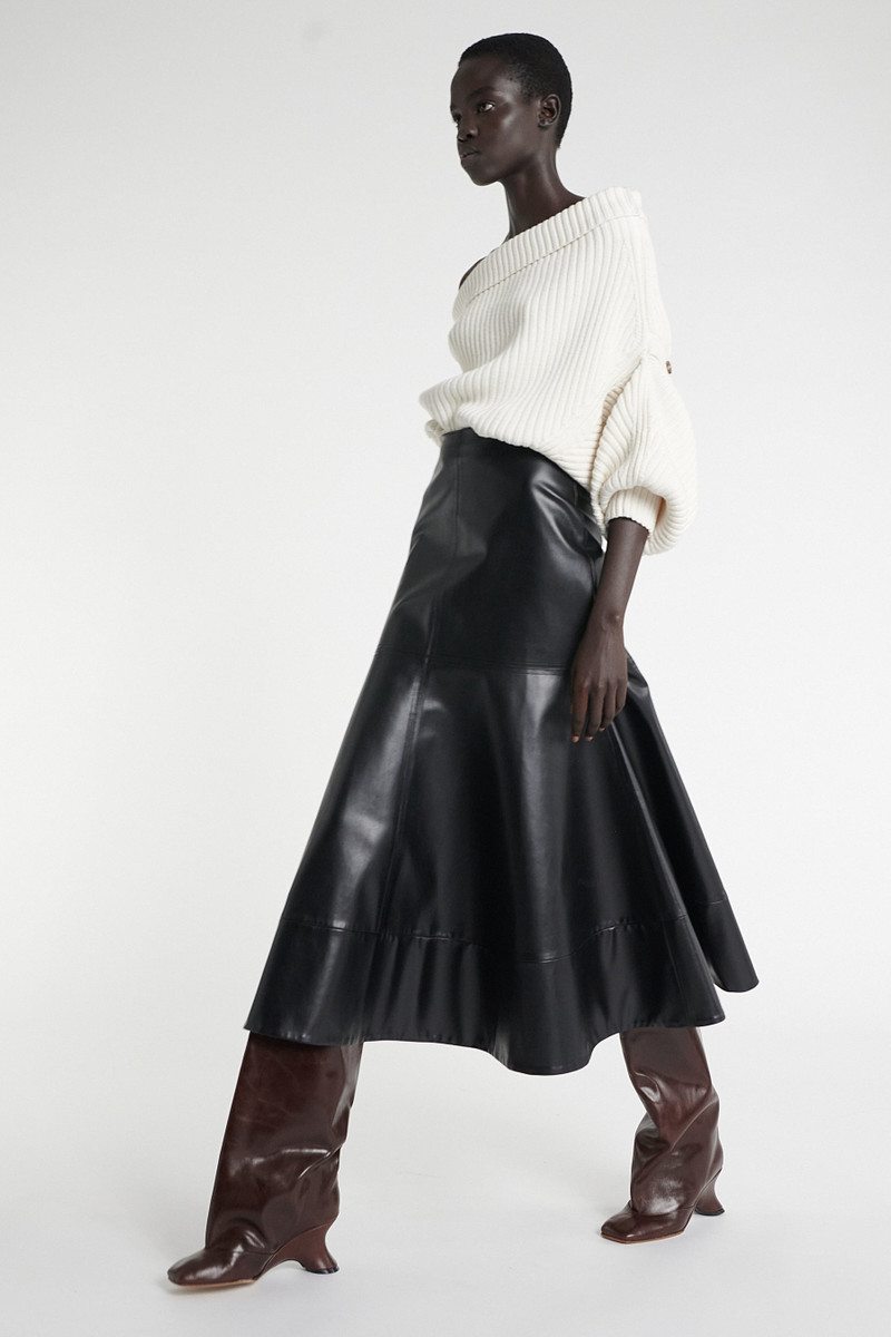 FLARED HEM SKIRT BLACK 2