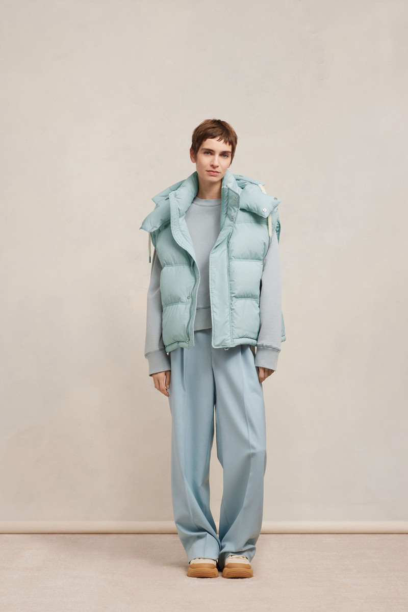 AMI Paris Ami Alexandre Mattiussi Sleeveless Down Jacket outlook