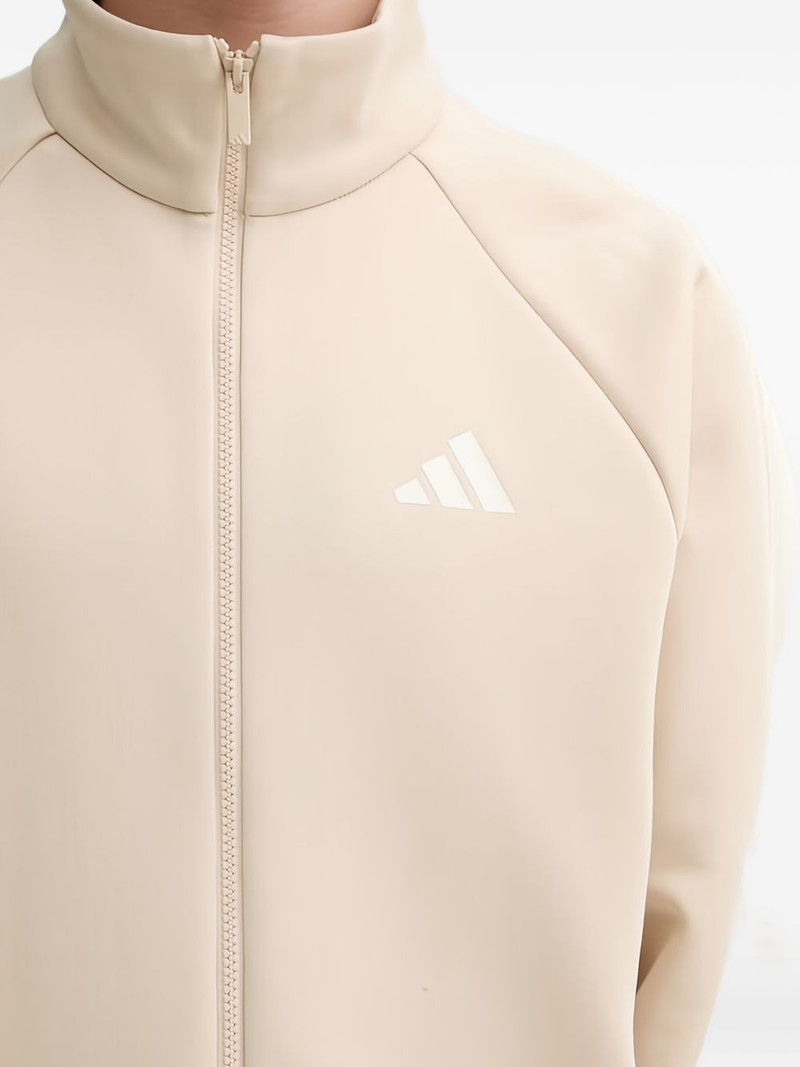 zip logo sweater 5