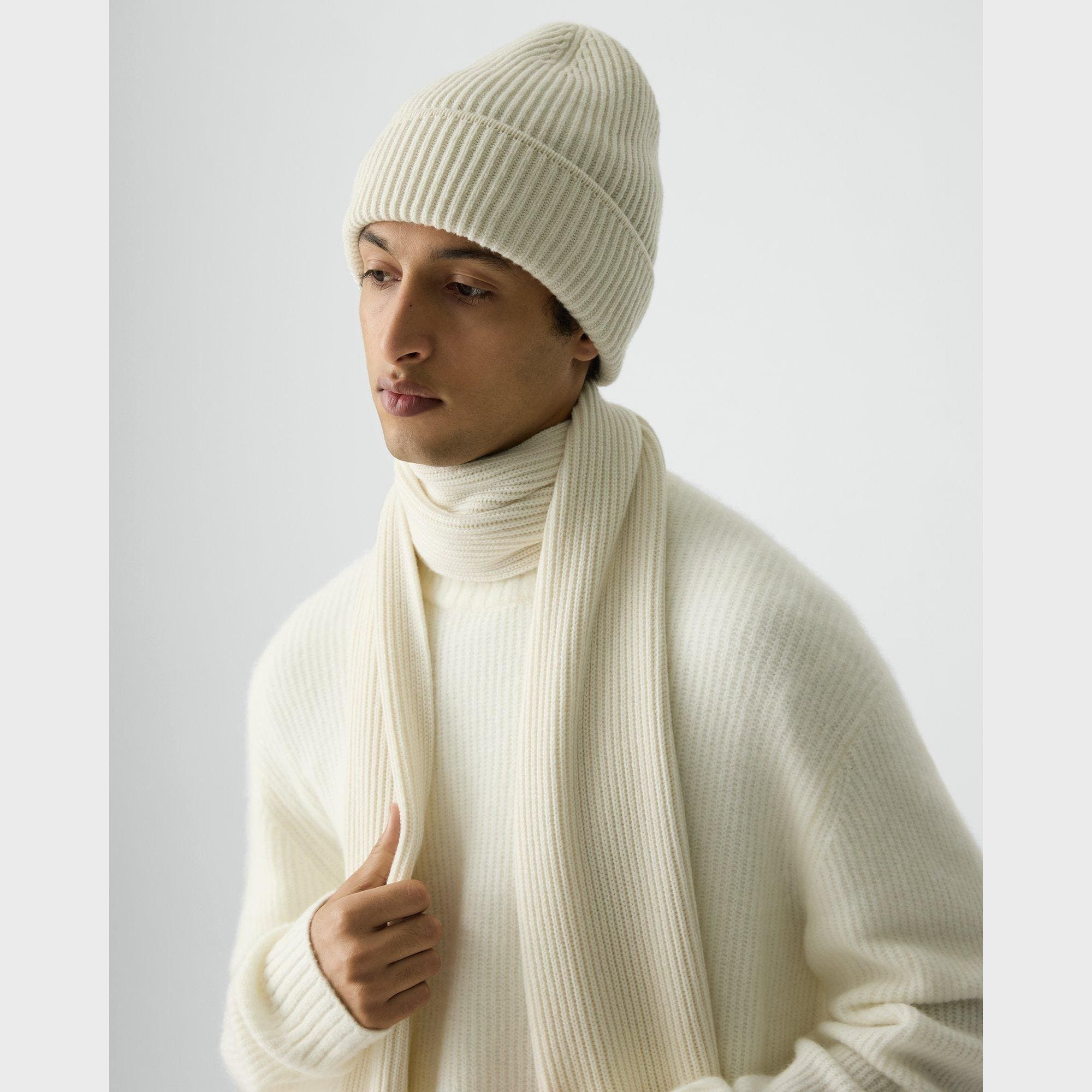 Ribbed Beanie in Cashmere - 2