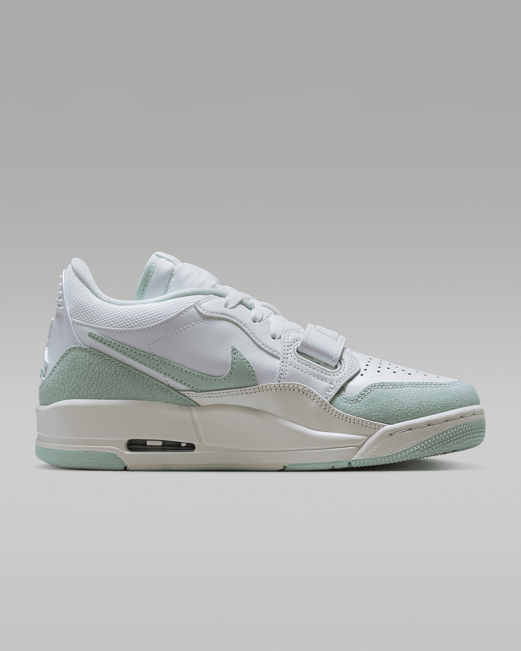 Air Jordan Legacy 312 Low Women's Shoes - 3