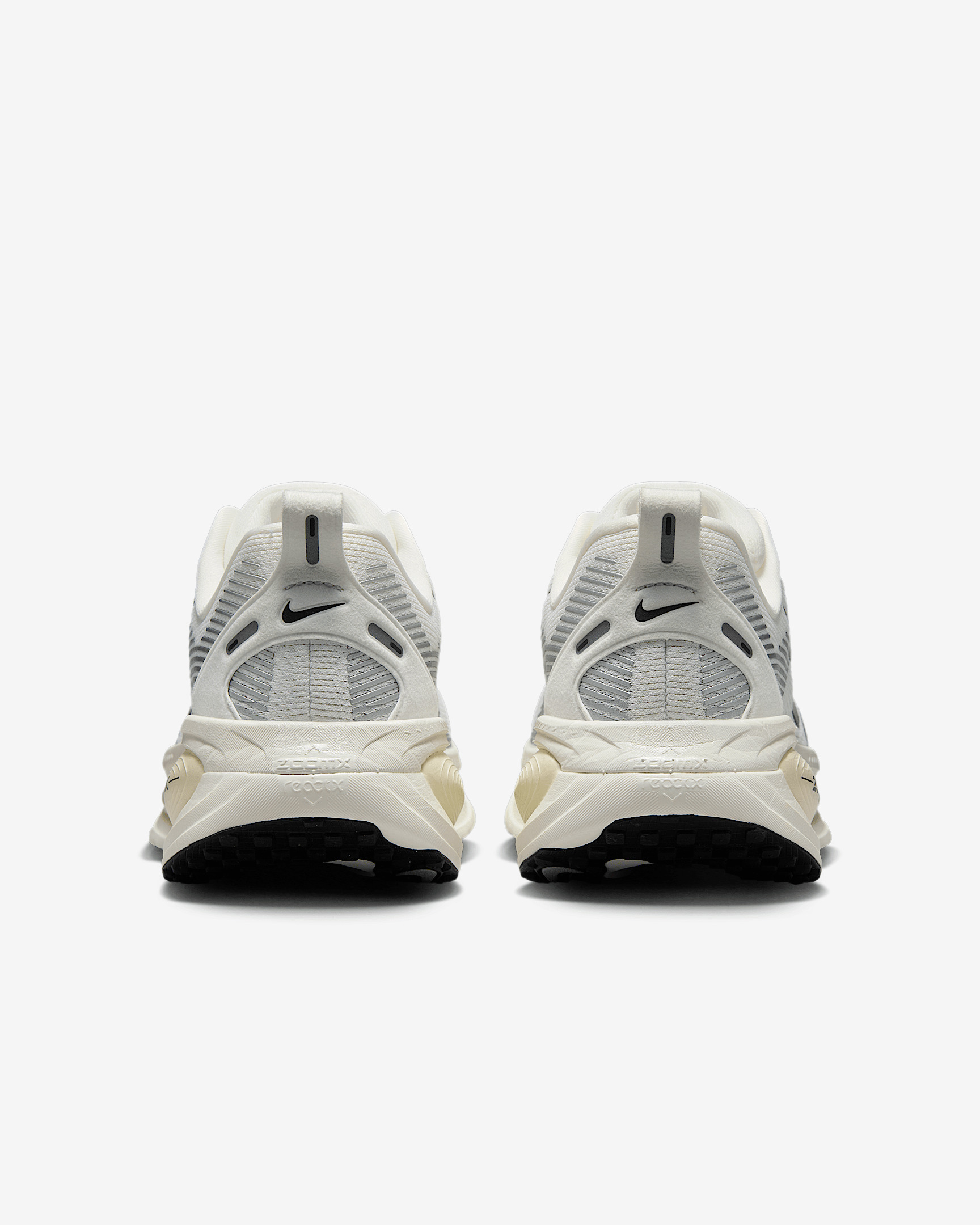 Nike Vomero 18 Women's Road Running Shoes - 6