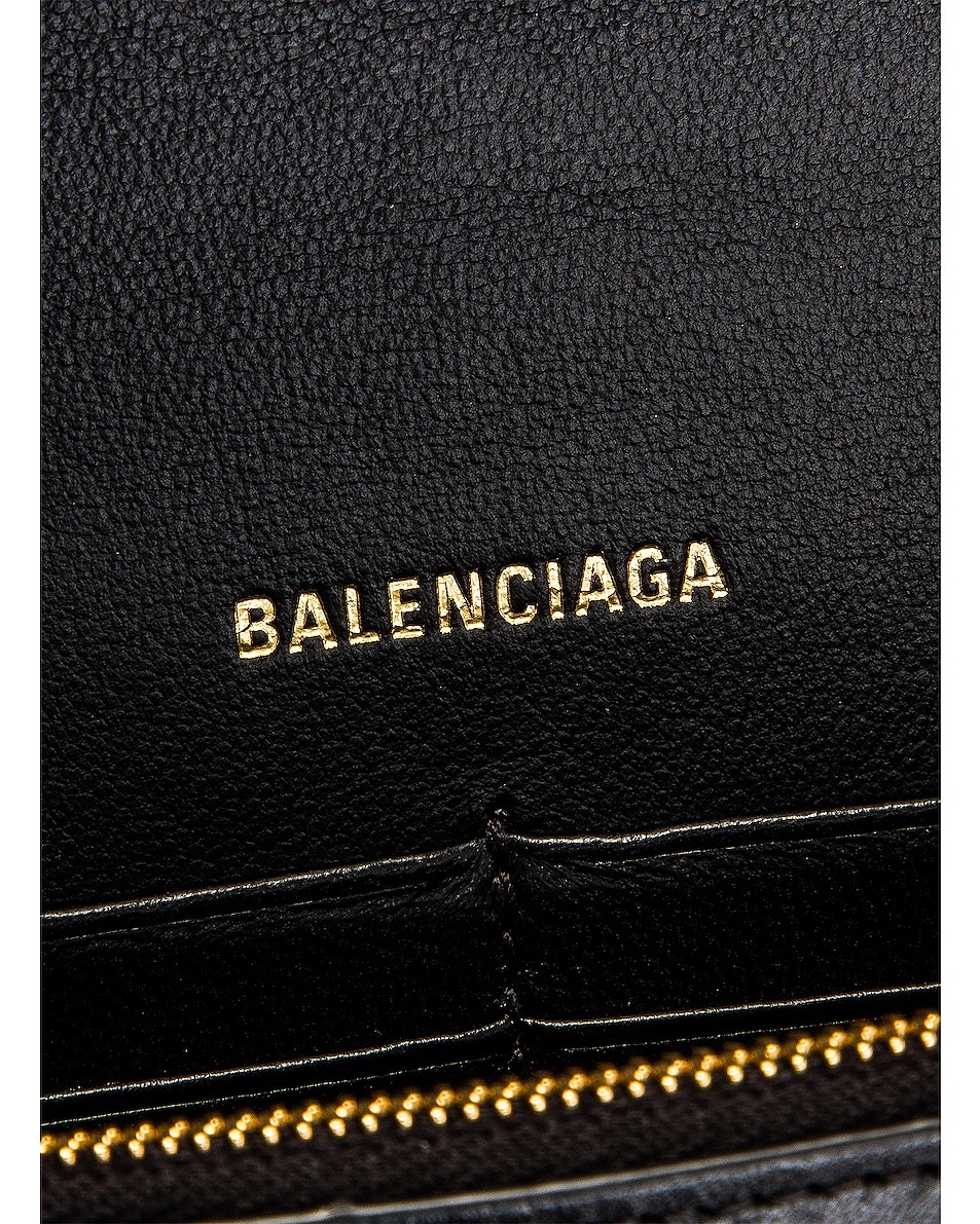 Hourglass Wallet On Chain Bag - 7