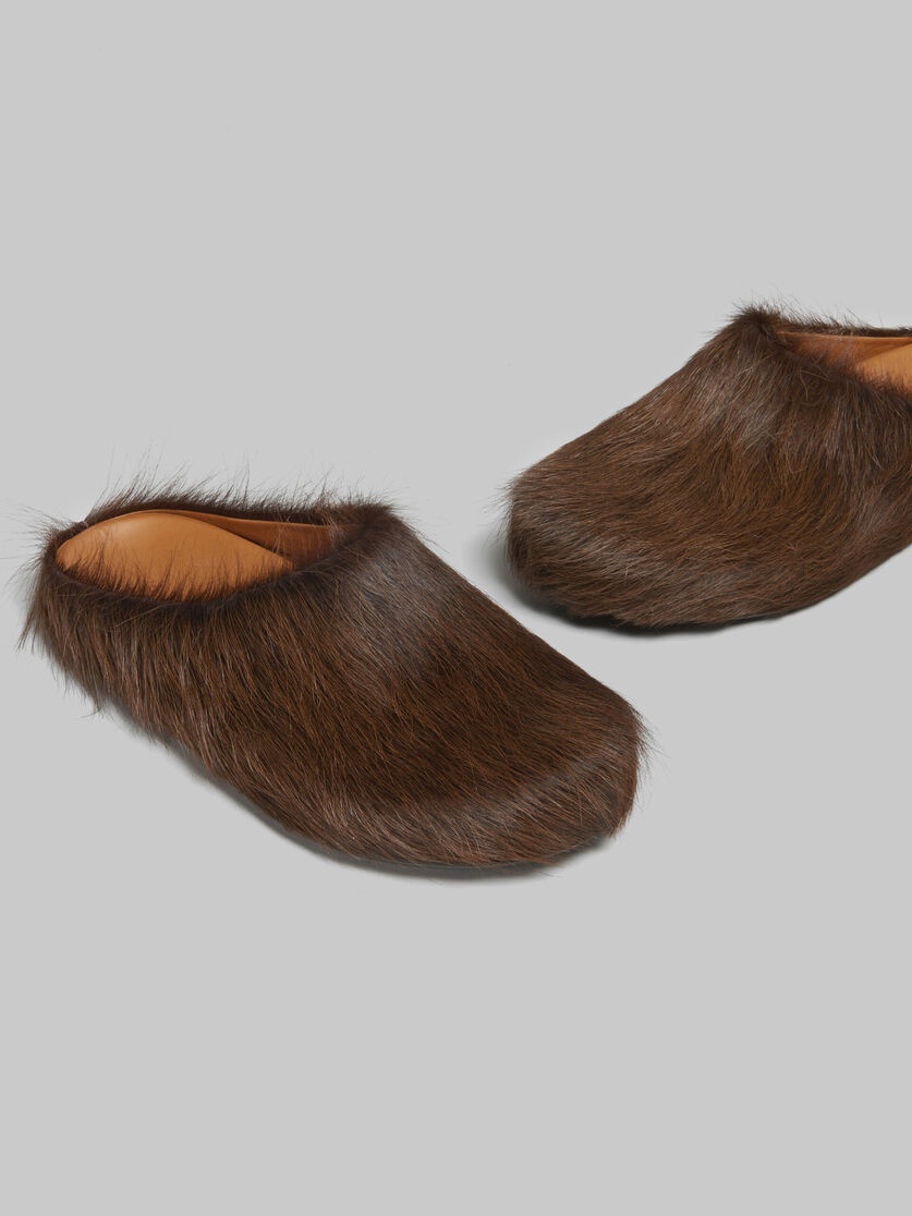 DARK BROWN LONG-HAIR CALFSKIN FUSSBETT SABOT - 5