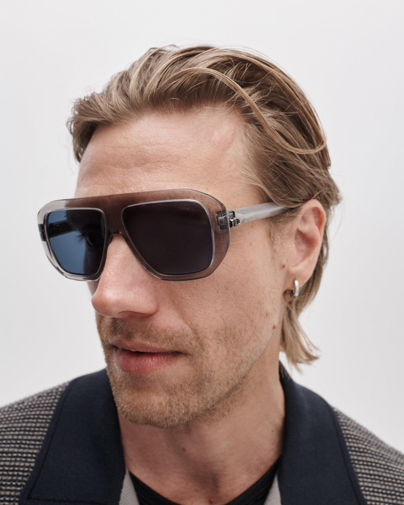 rag & bone Roxy Navigator Sunglasses outlook