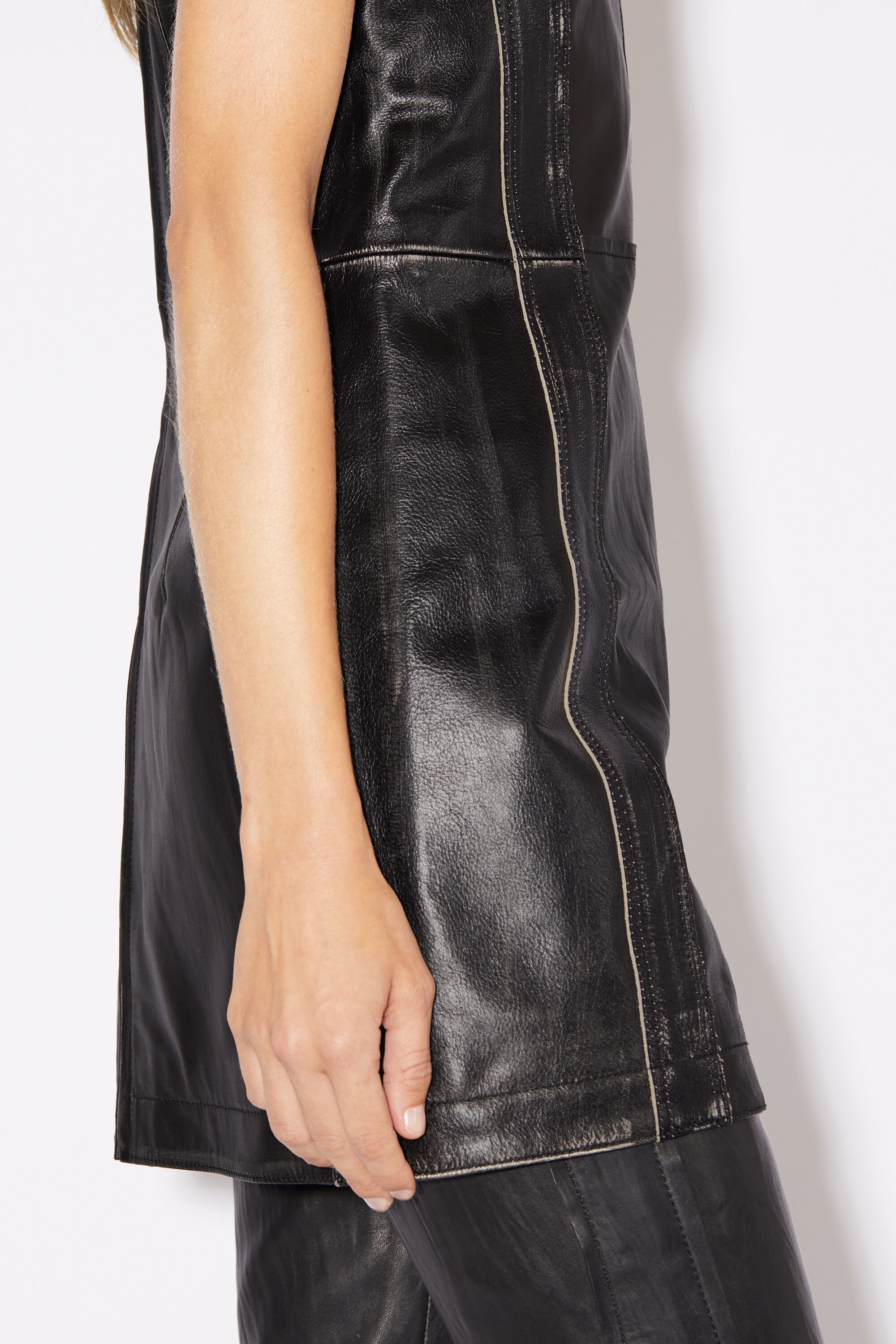 Sleeveless leather dress - Black - 5