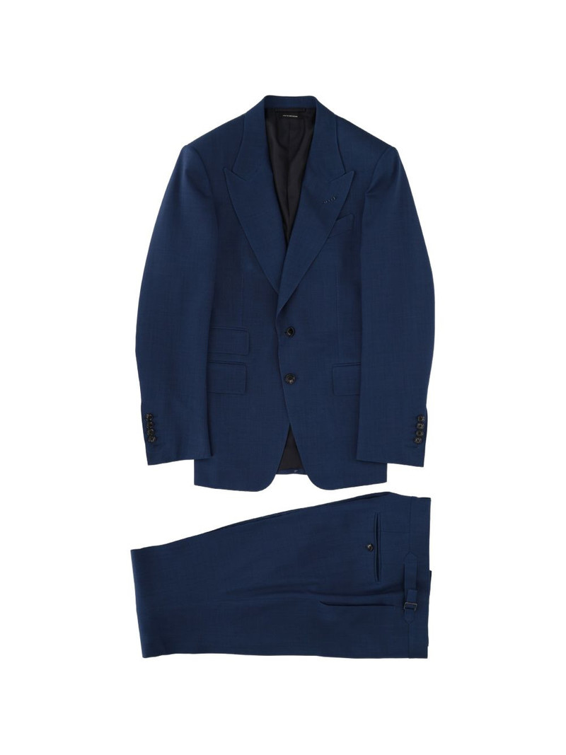 single-breasted suit 1