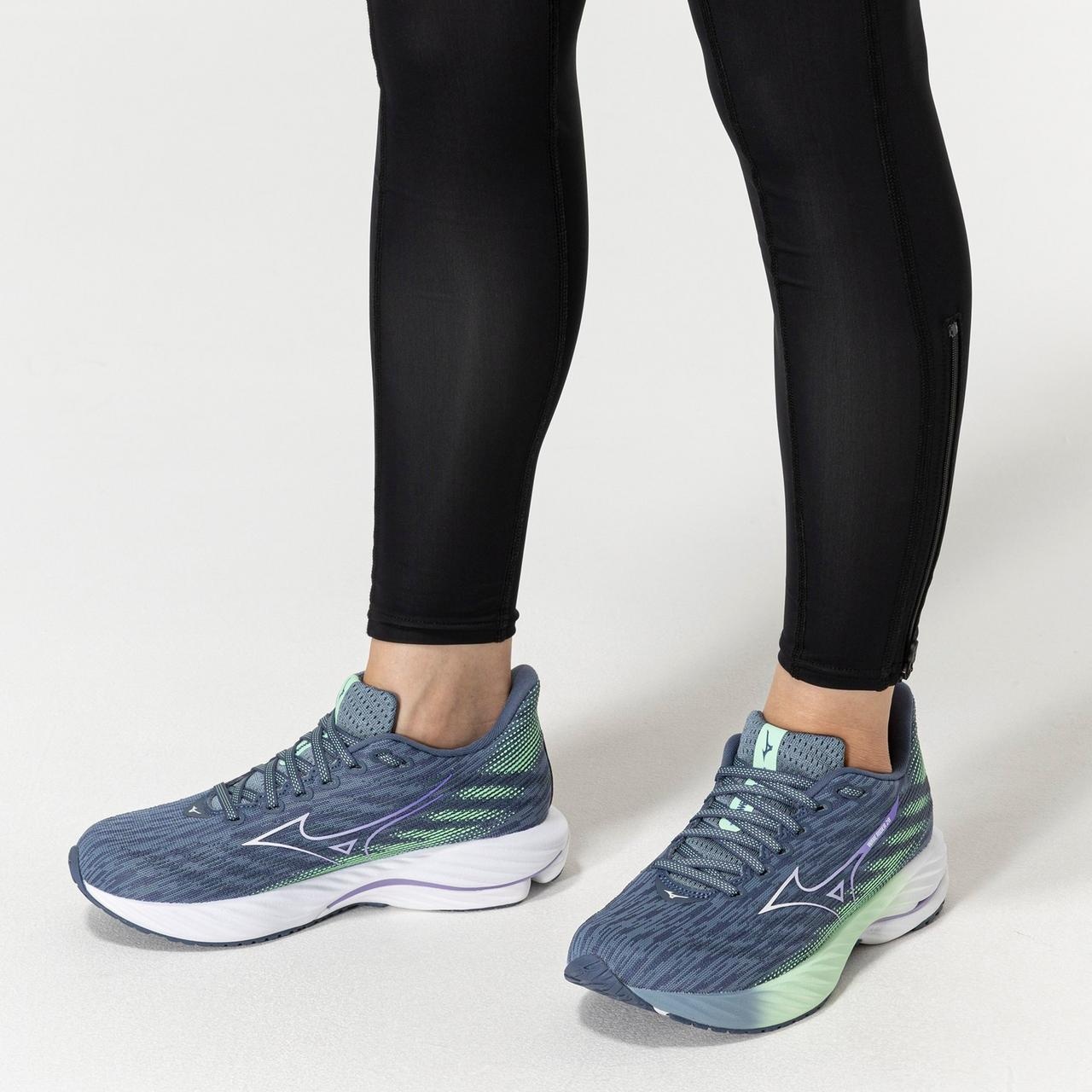 Women's Wave Rider 28 Running Shoe - 9