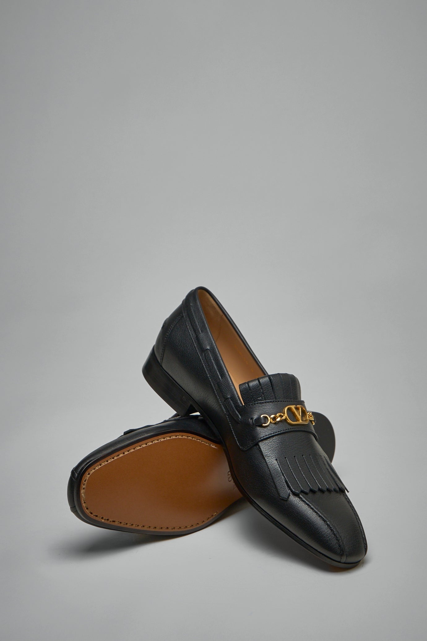 VLogo Signature Kidskin Loafer with Fringes - 5