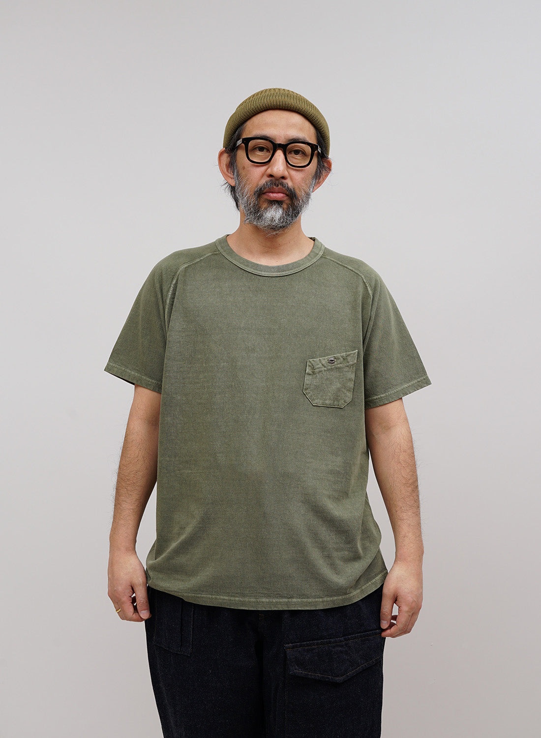 5.6oz Basic T-Shirt Pigment in Green - 2