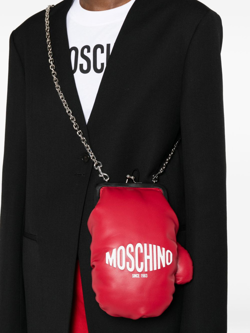 Moschino boxing glove chain shoulder bag outlook