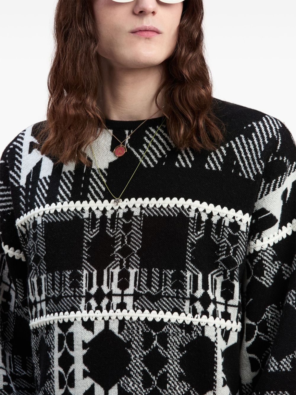 intarsia-knit monogram jumper - 6