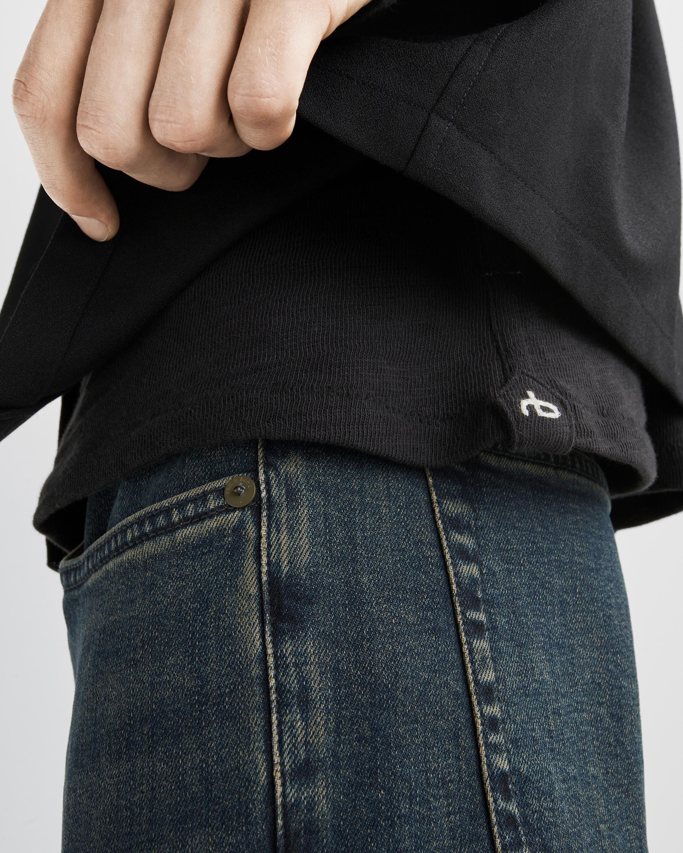 Fit 2 - Shaw
Slim Fit Authentic Stretch Jean - 6