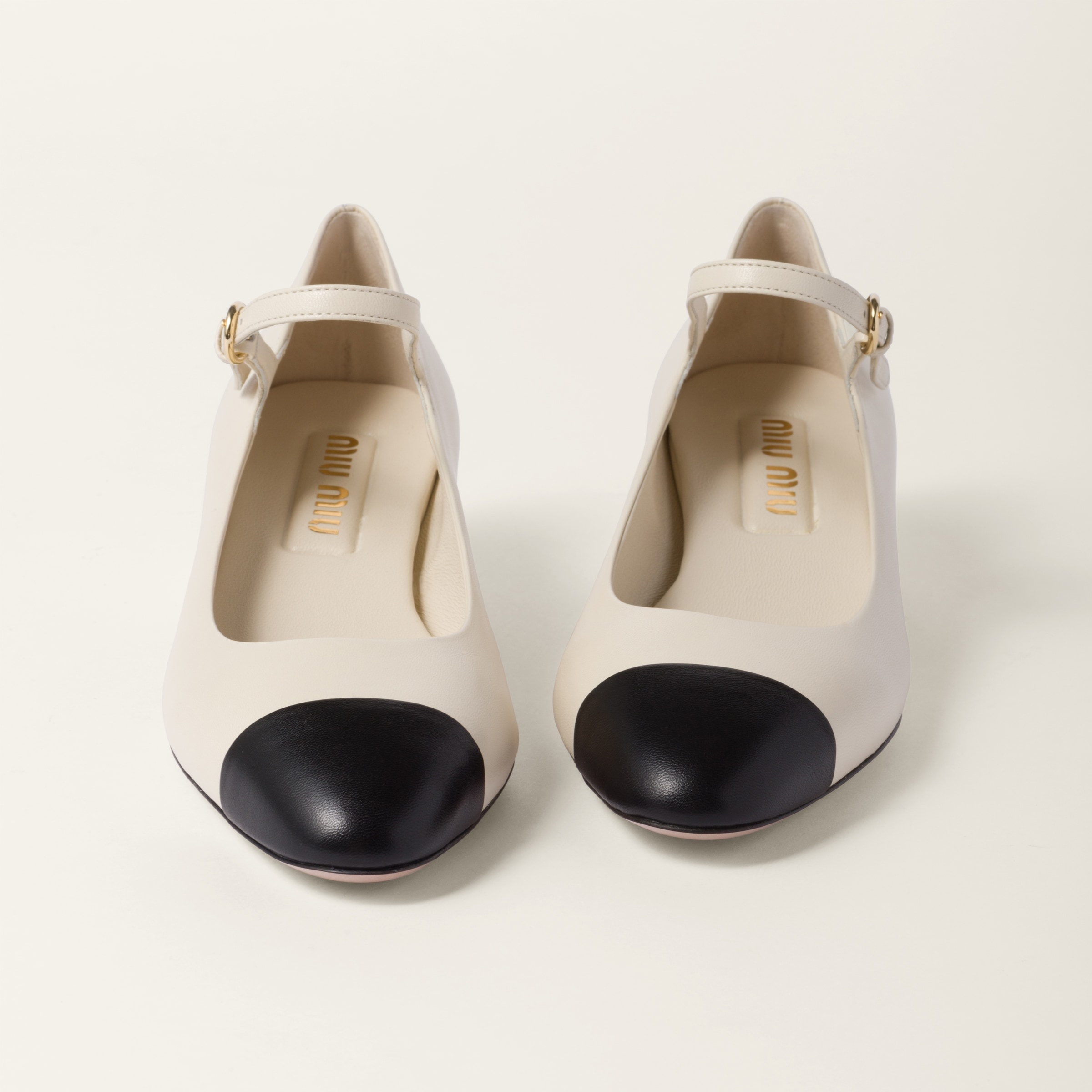 Two-tone leather pumps - 4