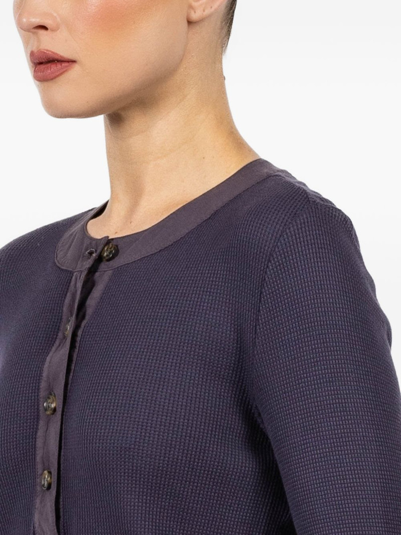 buttoned long-sleeved T-shirt 5