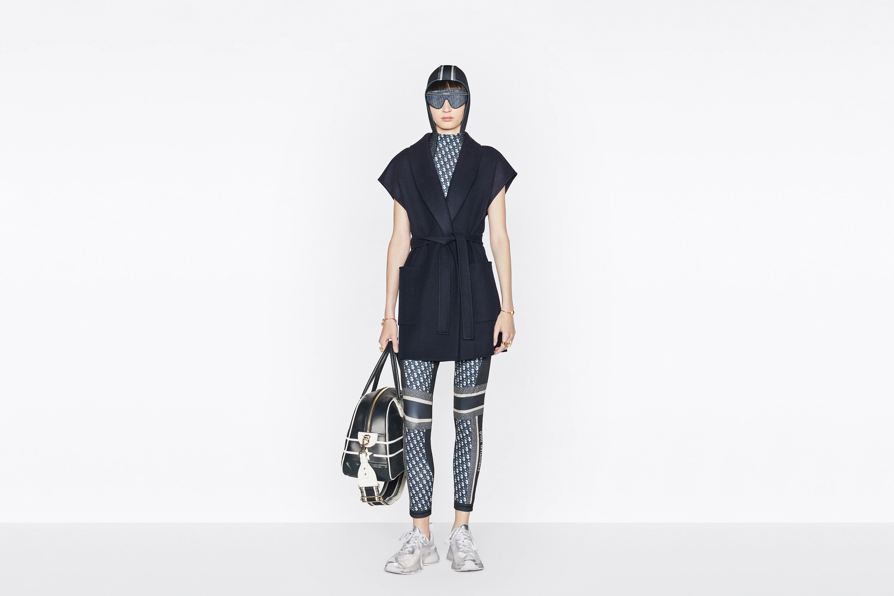Sleeveless Belted Coat - 4