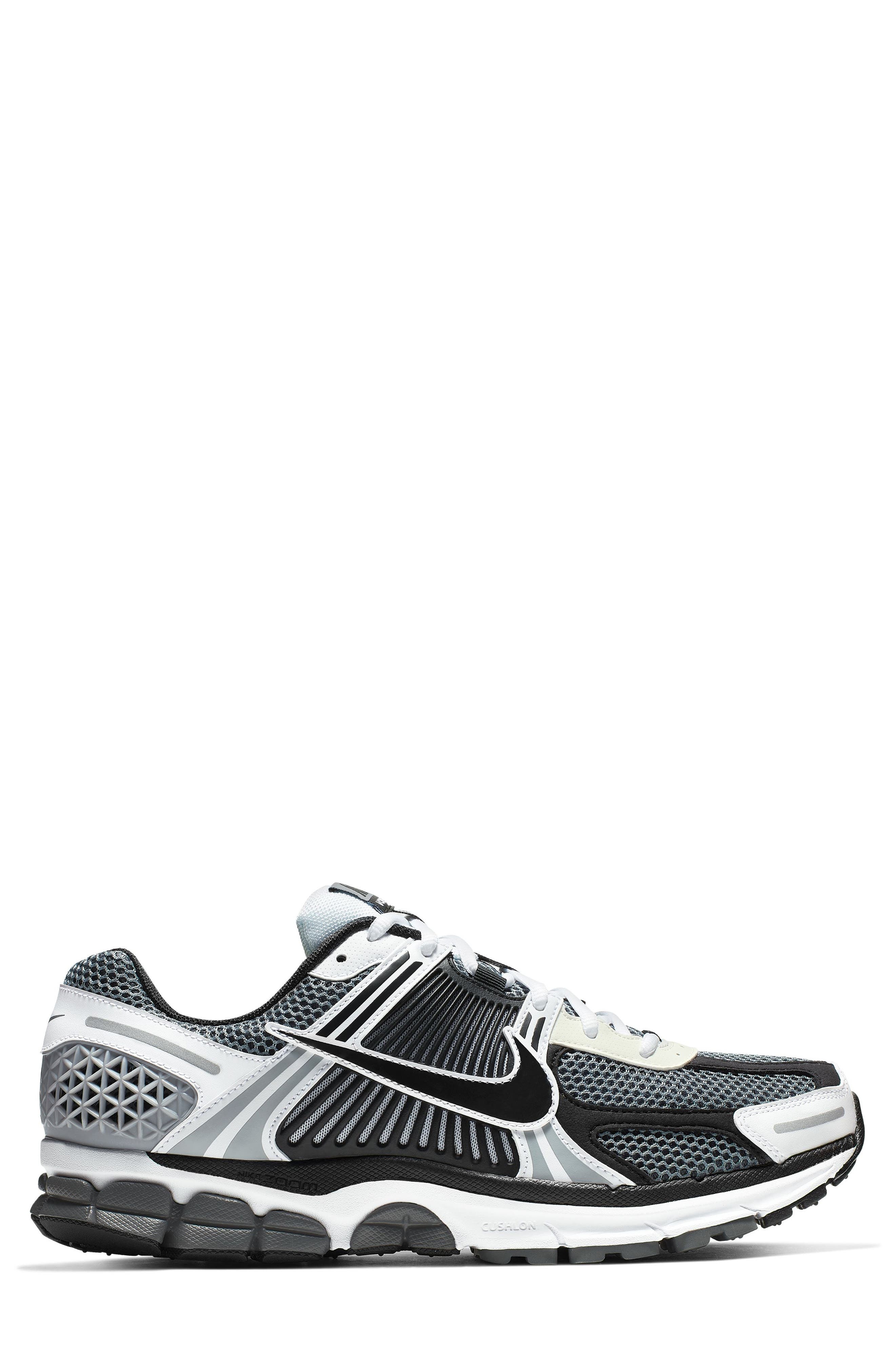 Nike Zoom Vomero 5 SE SP Sneaker in 001 D Grey/black at Nordstrom - 2