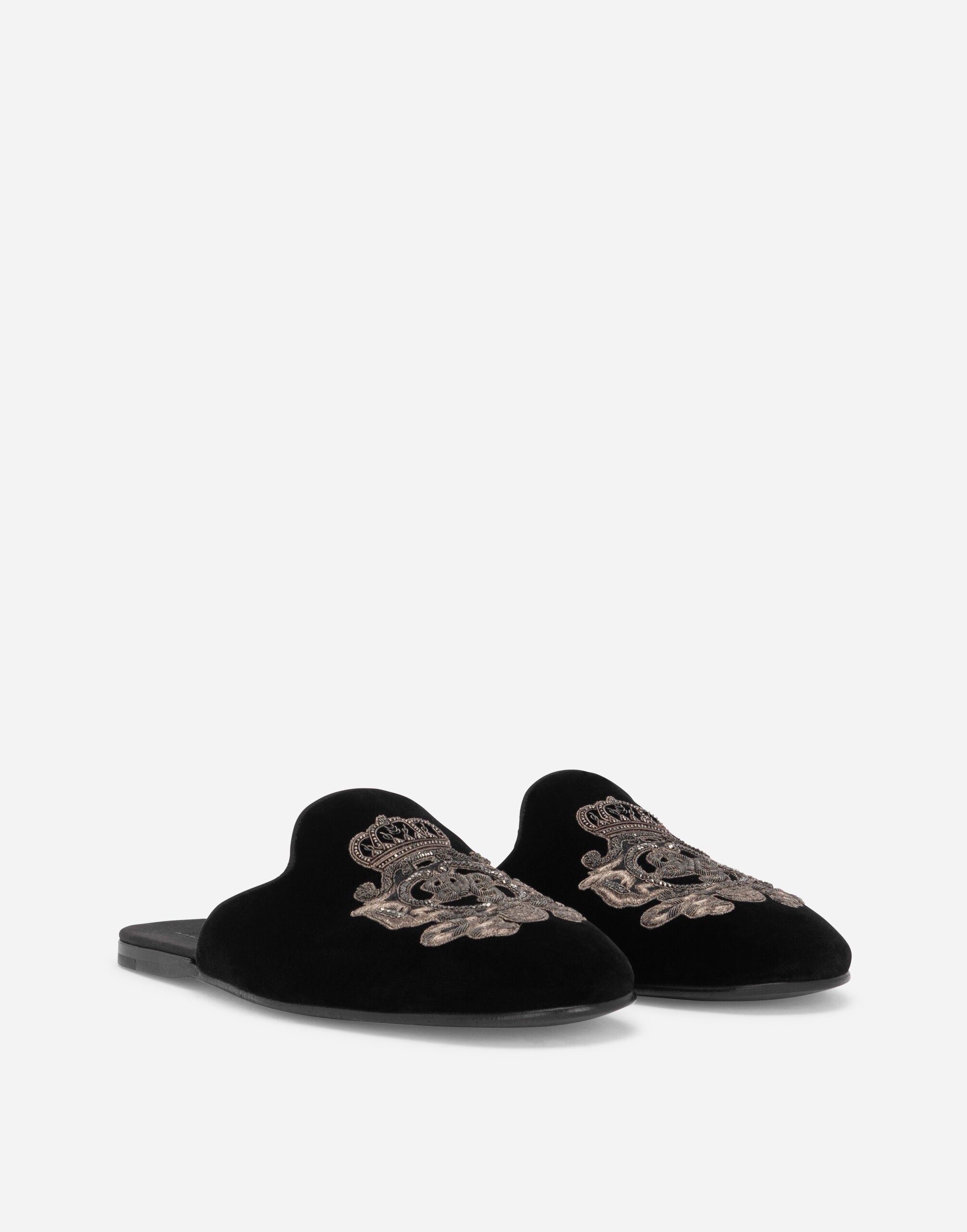 Velvet slippers with coat of arms embroidery - 2