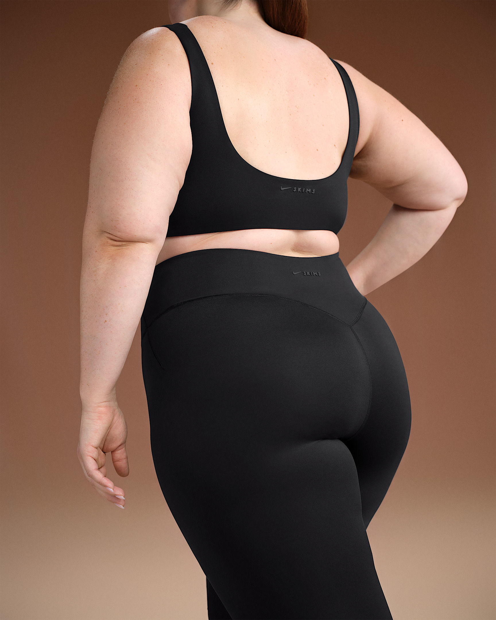 NikeSKIMS Matte Women's High-Waisted 26" Leggings - 8