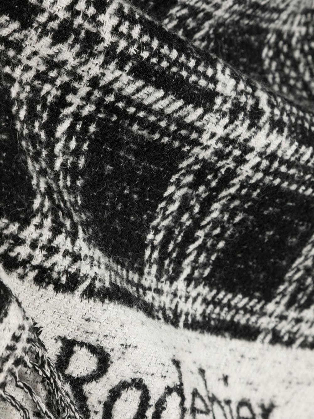 check-pattern fringed scarf - 3