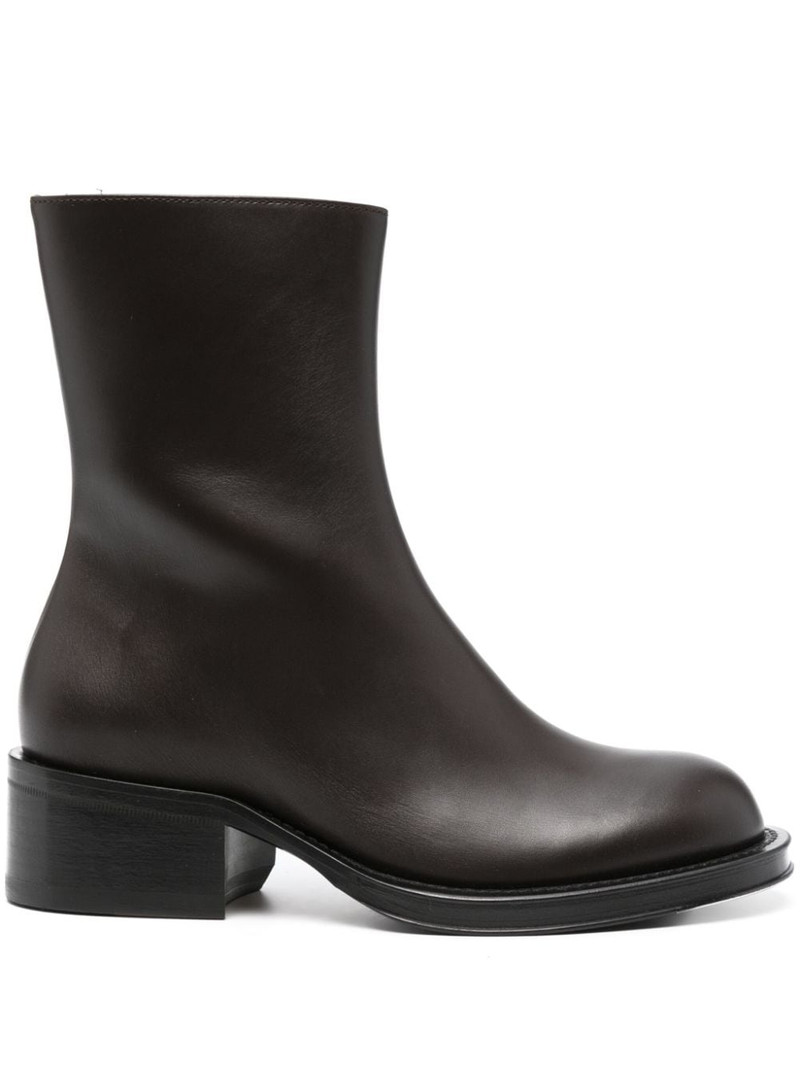 zip-fastening leather ankle boots 1