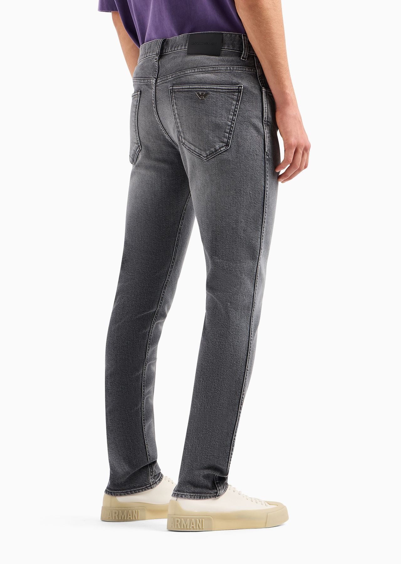 J16 slim-fit, washed denim jeans - 3