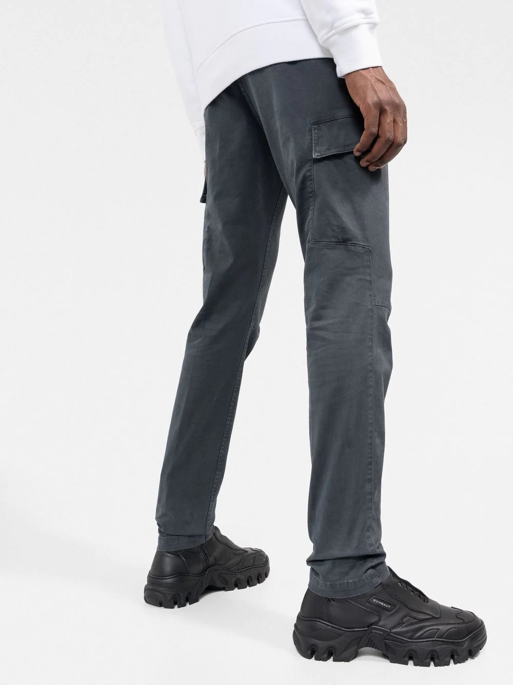 Compass-patch cargo trousers - 3