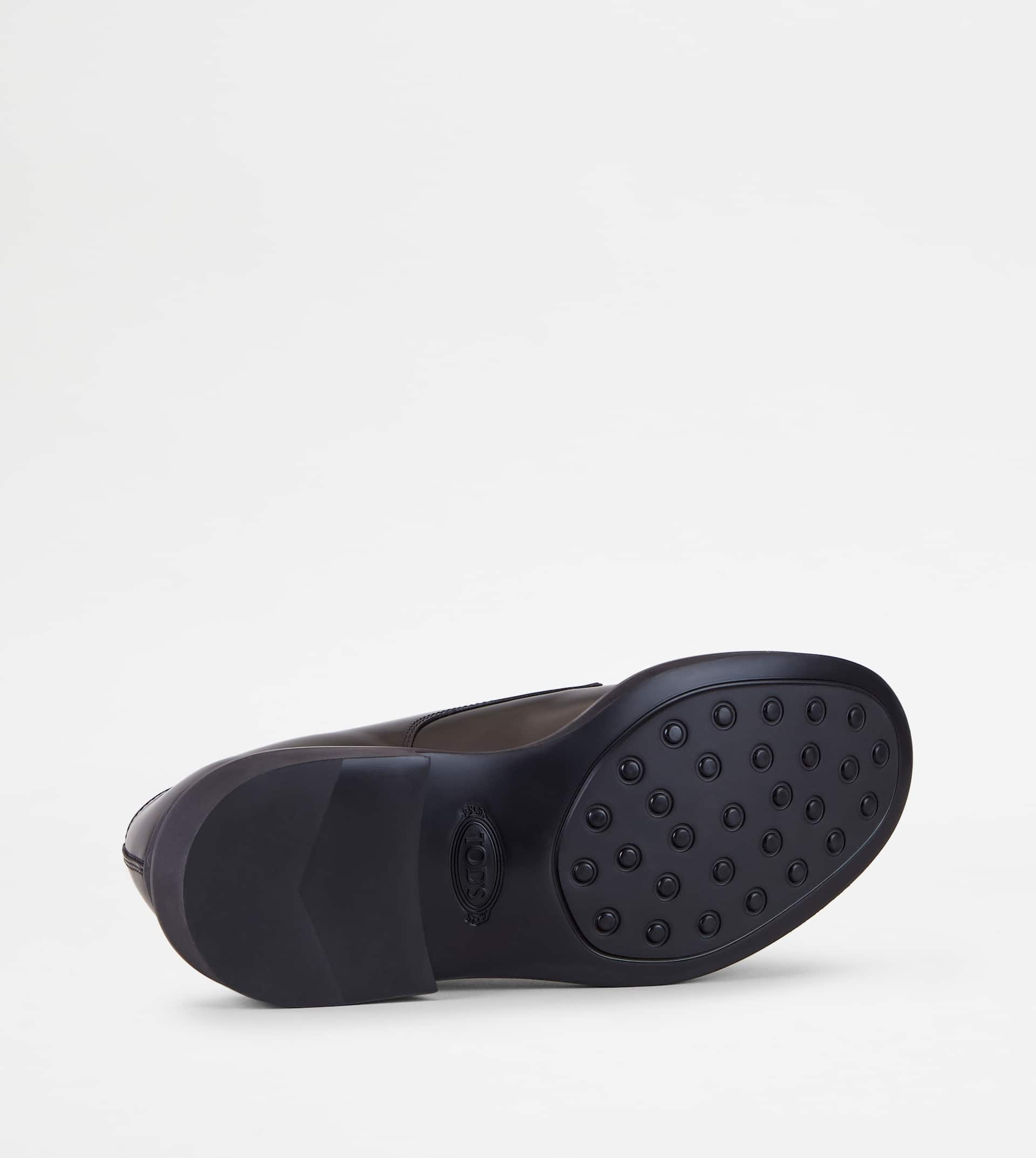 LACE-UPS IN LEATHER - BLACK - 5
