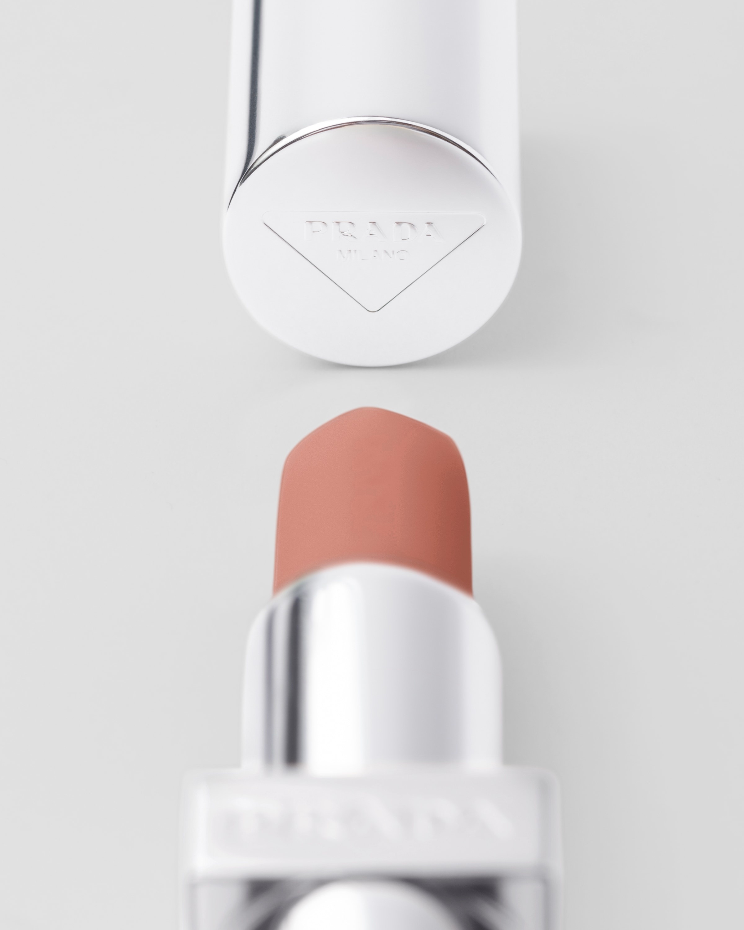 Prada Optimizing Care lip balm - U011 - NOISETTE - 4