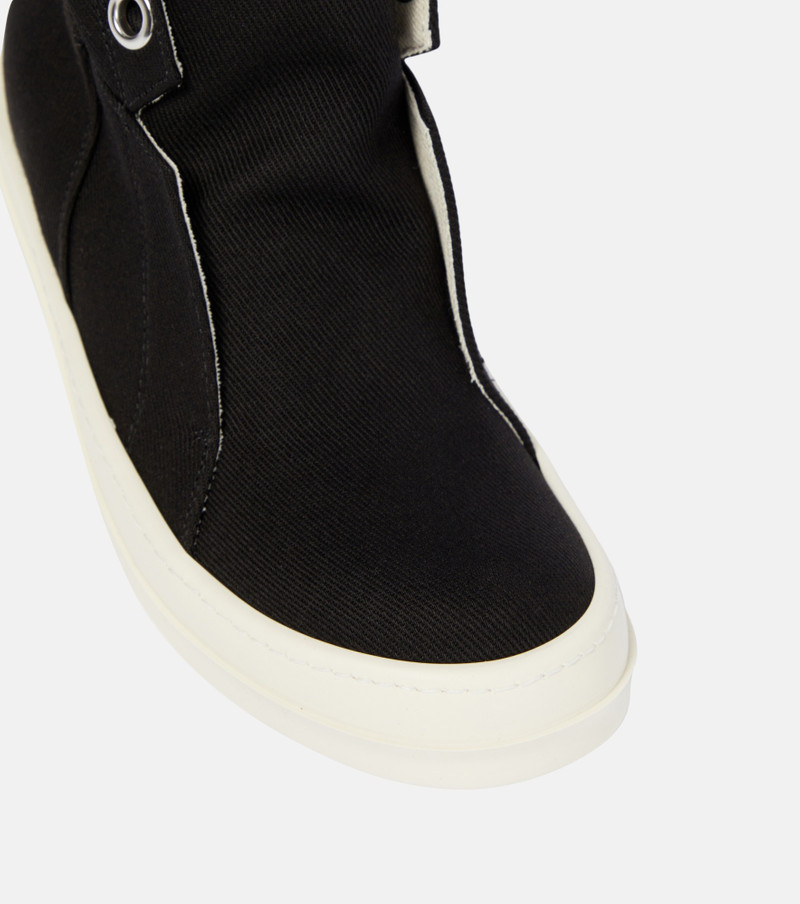 Dunk eyelet-detailing sneakers 6