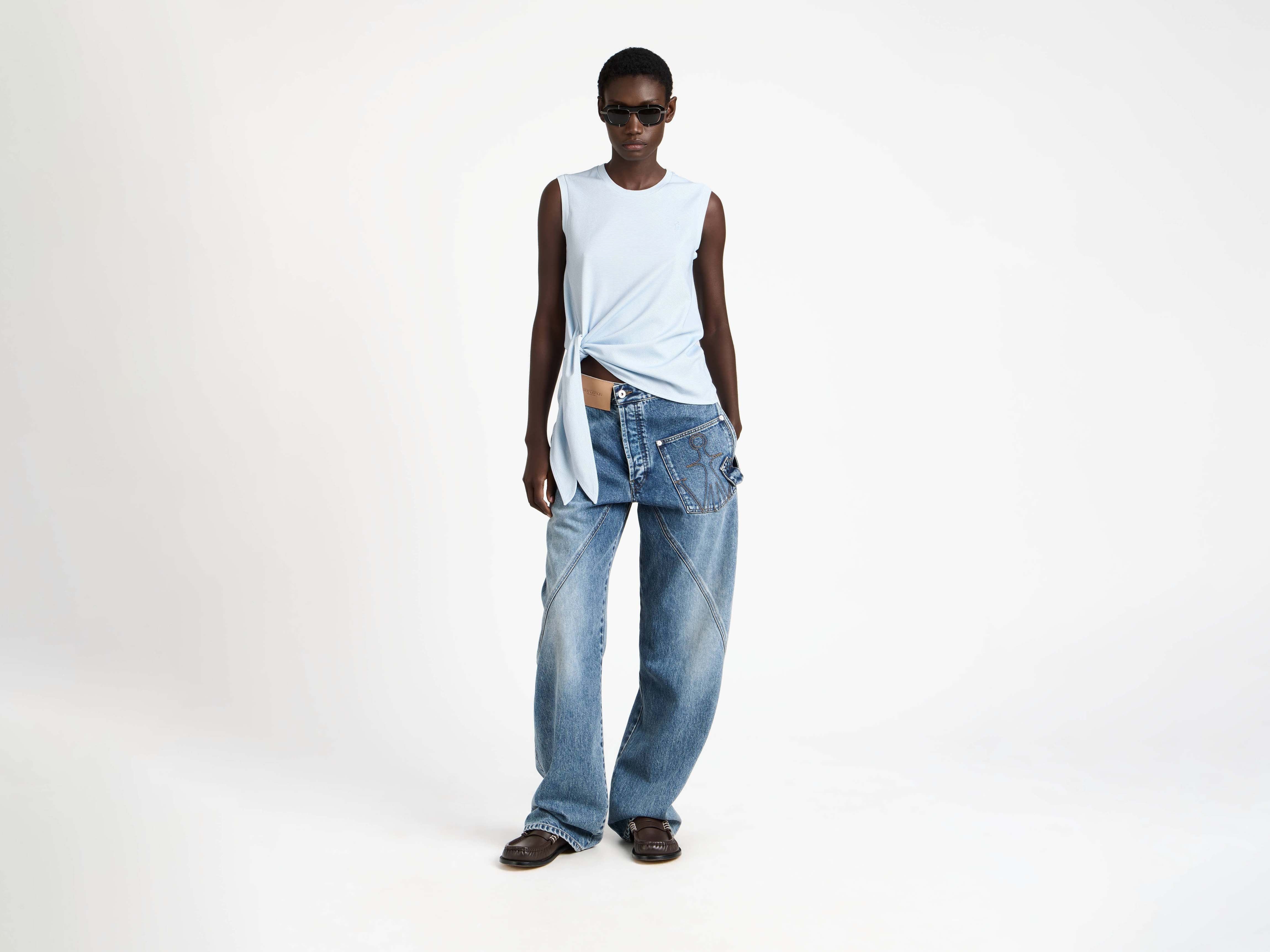 HEM KNOT TANK TOP IN WHITE & BLUE - 2
