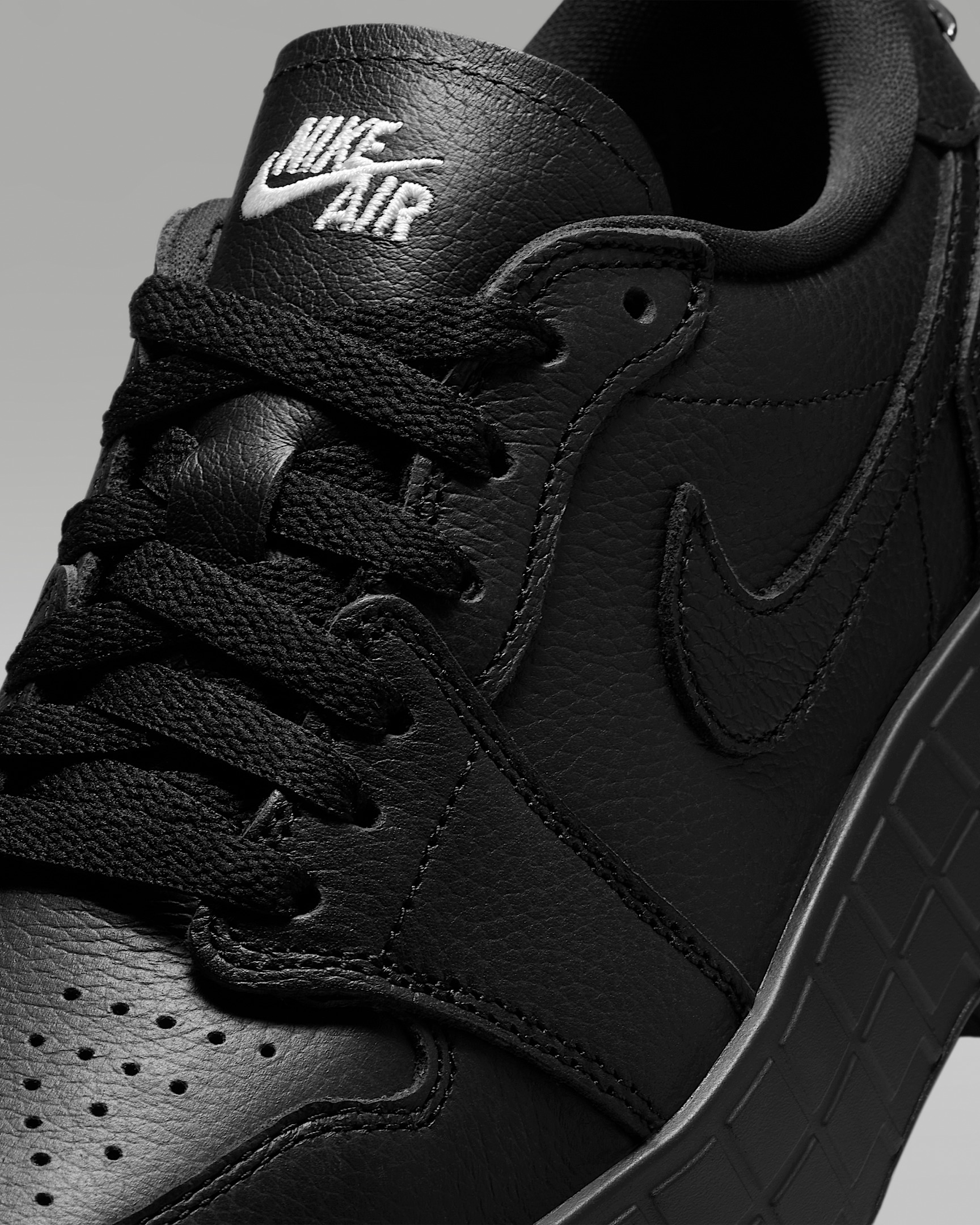 Air Jordan 1 Brooklyn Low Women's Shoes - 7