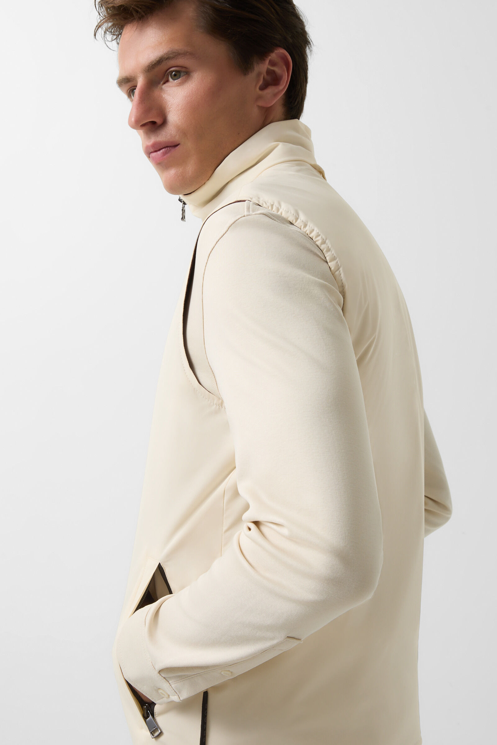 Conner vest in Cream - 6