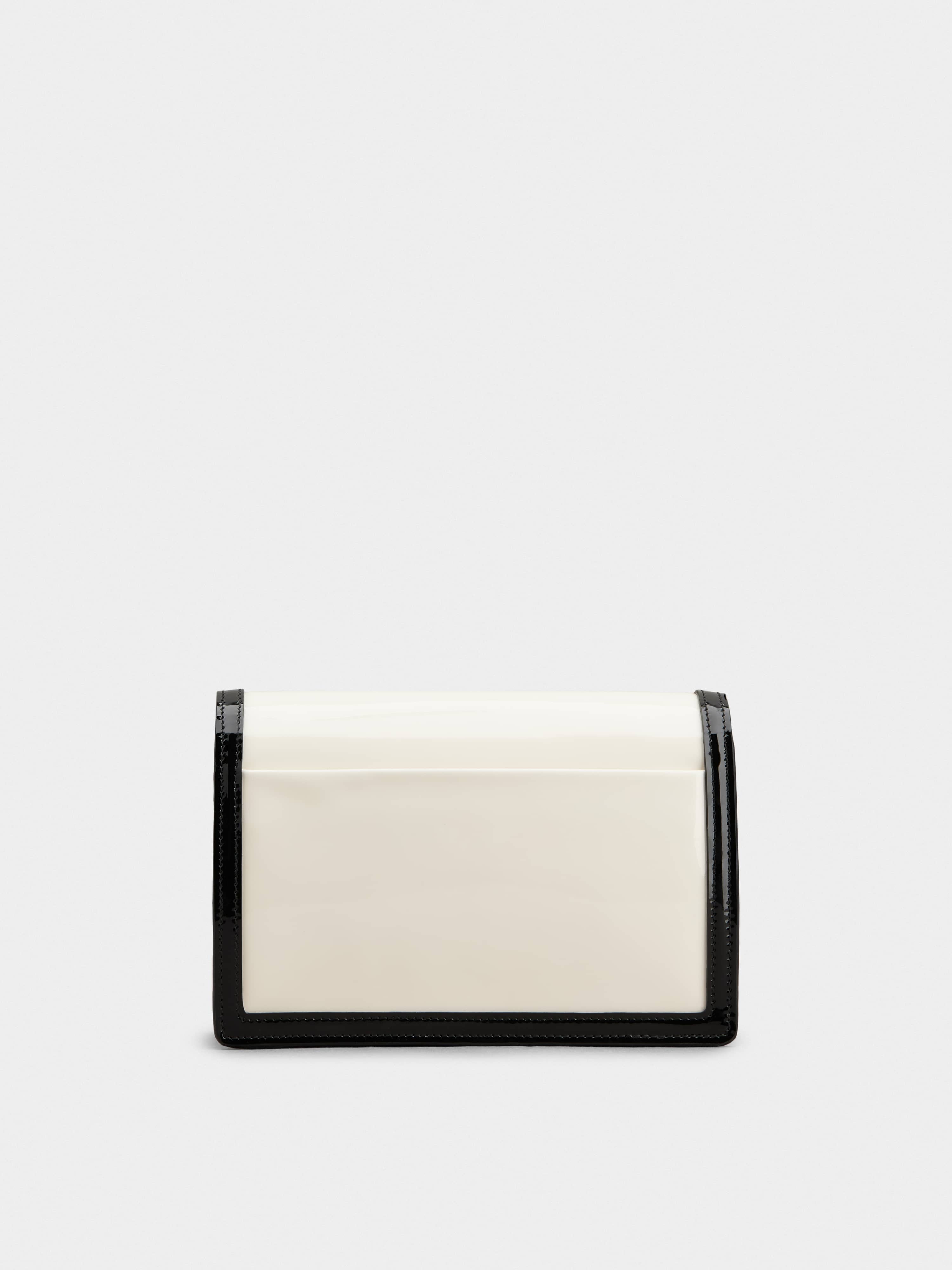 Belle Vivier Voyage Lacquered Buckle Clutch Bag in Patent Leather - 5