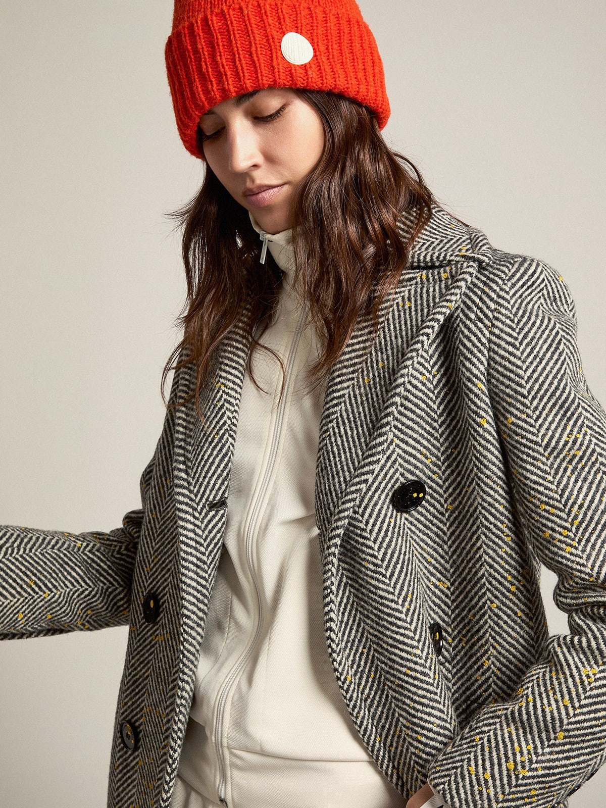Women’s long herringbone coat with yellow details - 2