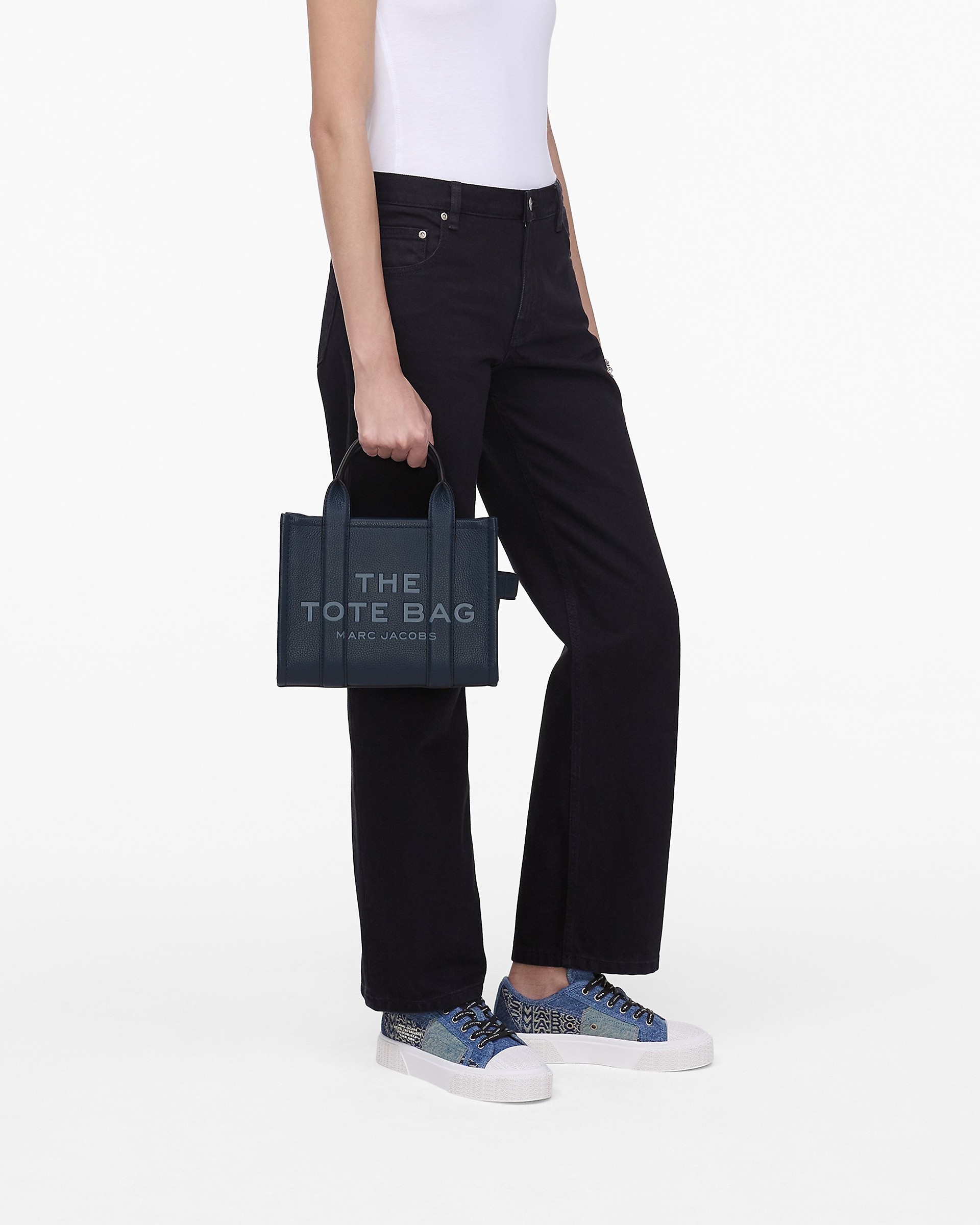 THE LEATHER SMALL TOTE BAG - 9