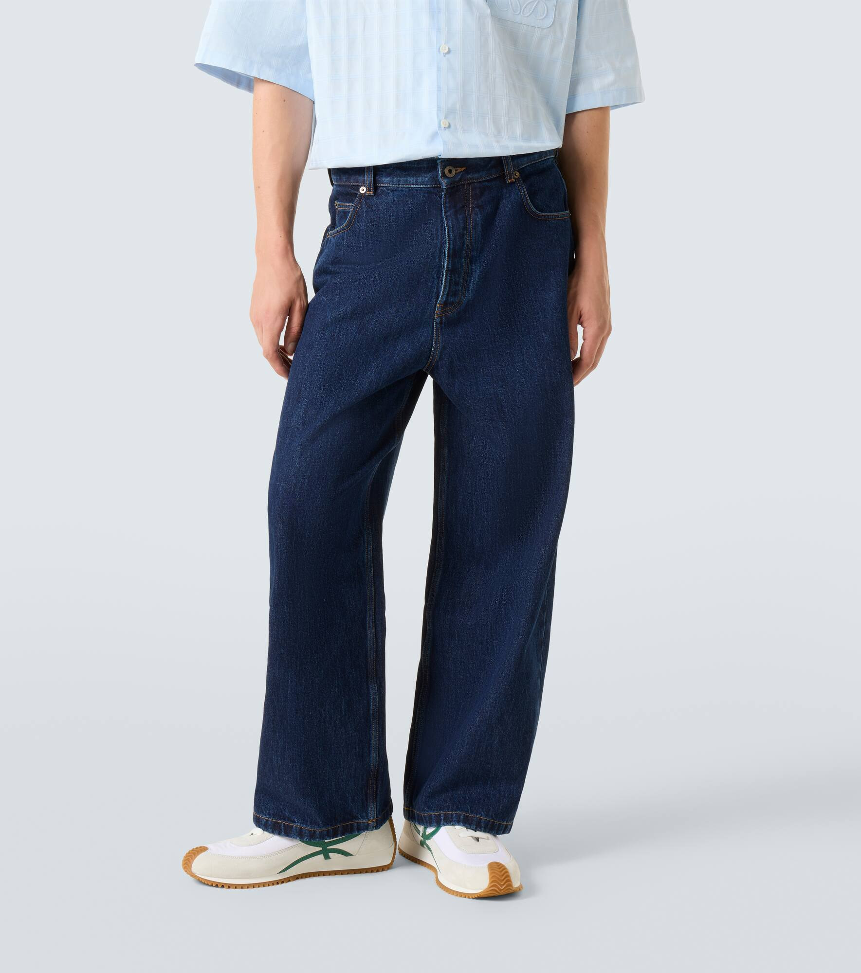 Mid-rise barrel-leg jeans - 3