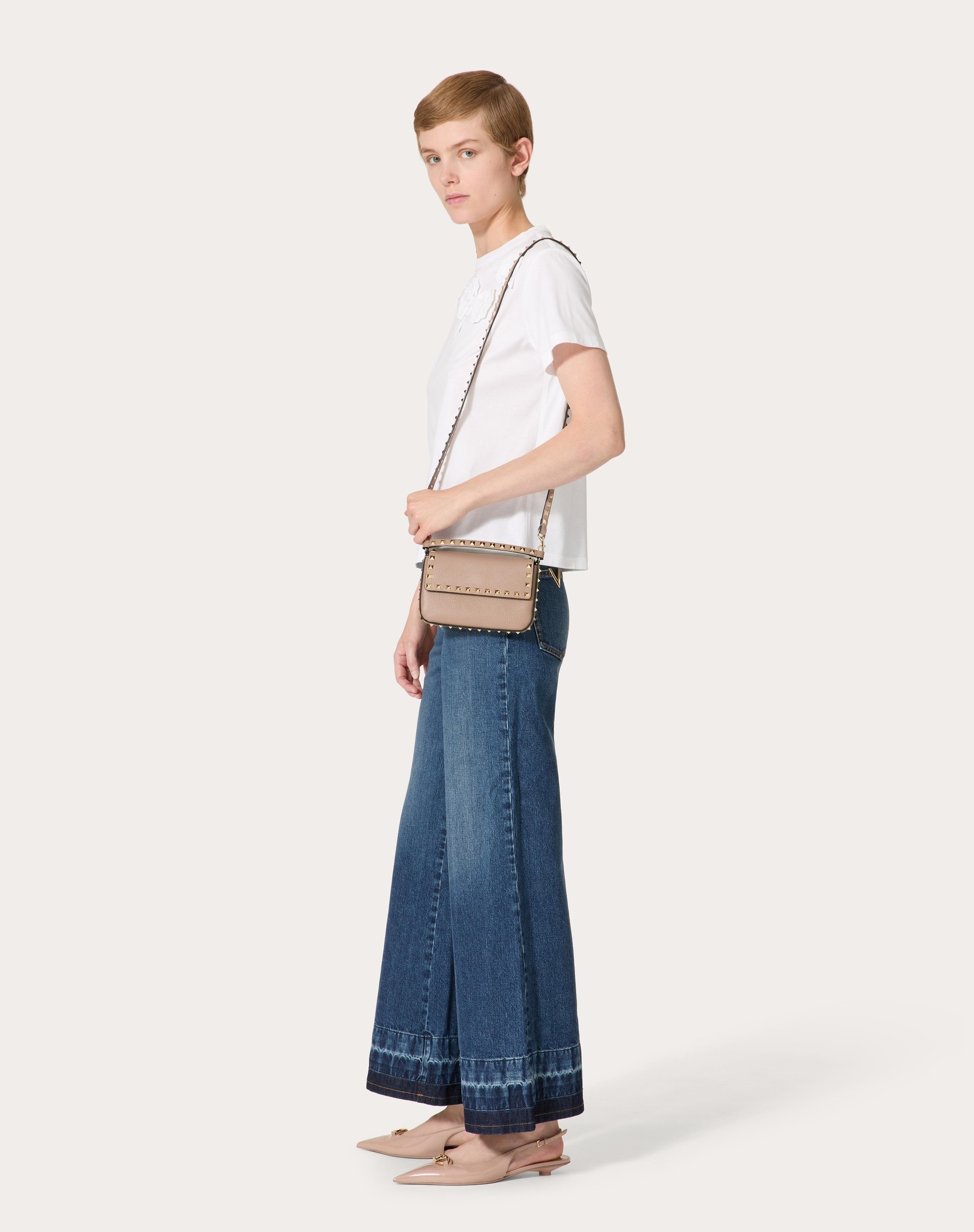 ROCKSTUD GRAINY CALFSKIN POUCH - 2