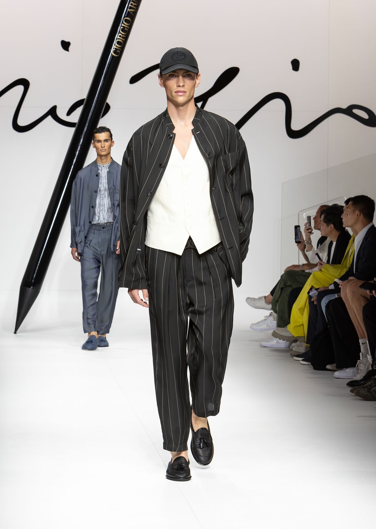 Single-breasted jacket in pinstriped viscose - 6