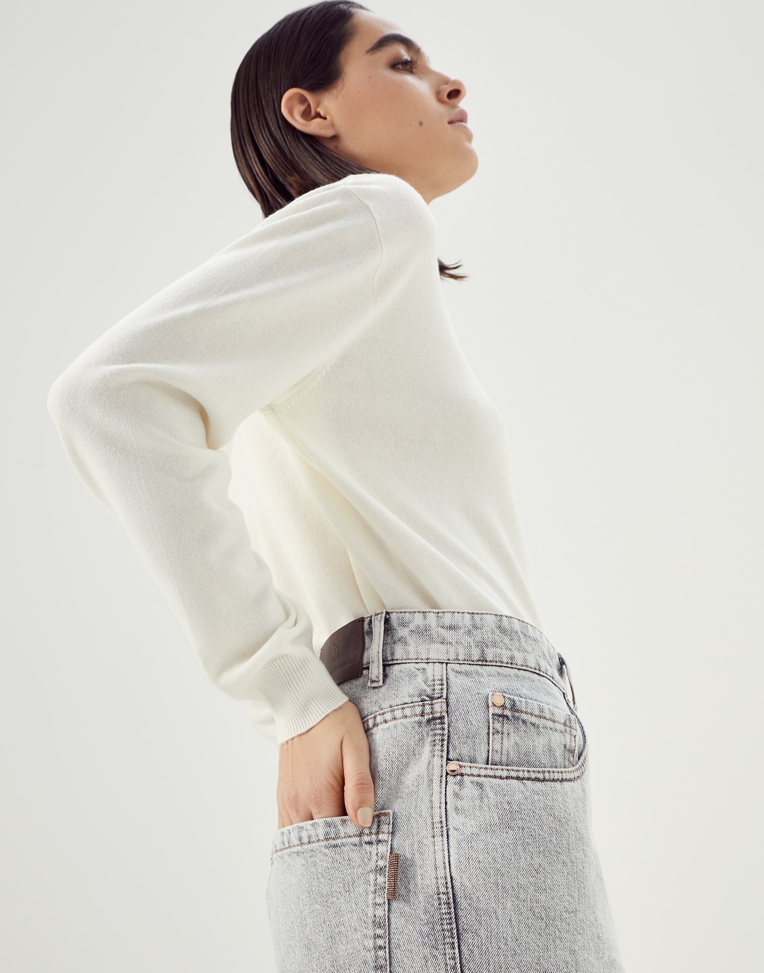 Authentic denim high waist curved trousers with shiny tab - 3