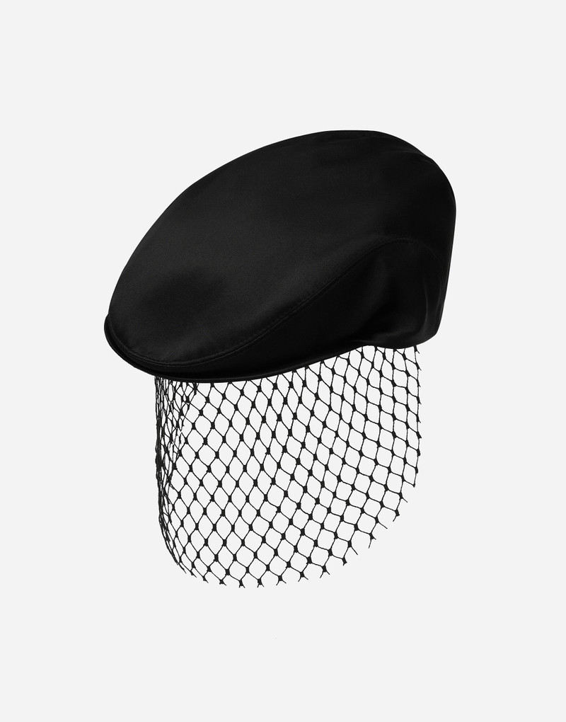 Silk satin flat cap with veil 3