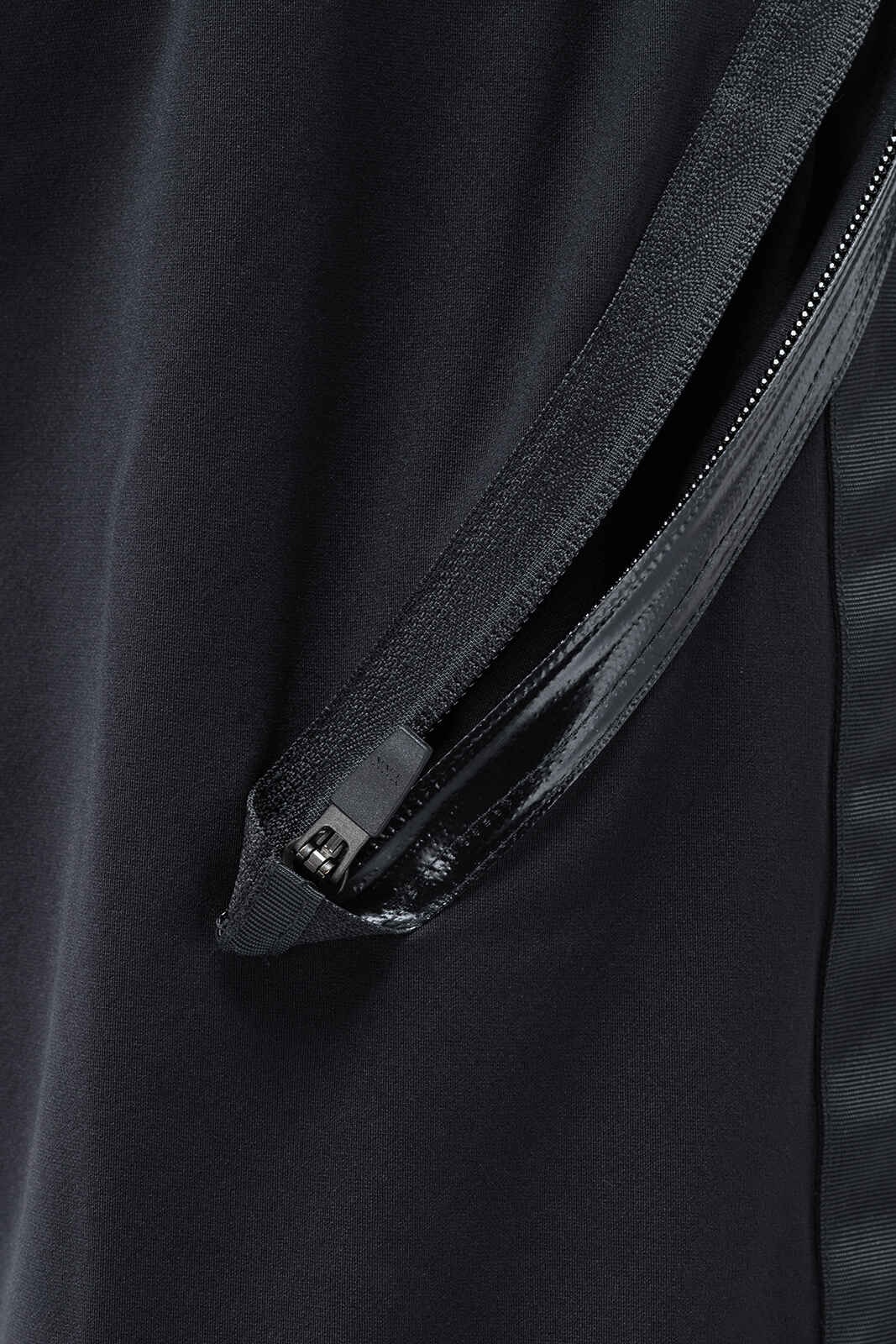 P35-DS schoeller® Dryskin Drawcord Cargo Trouser Black - 20